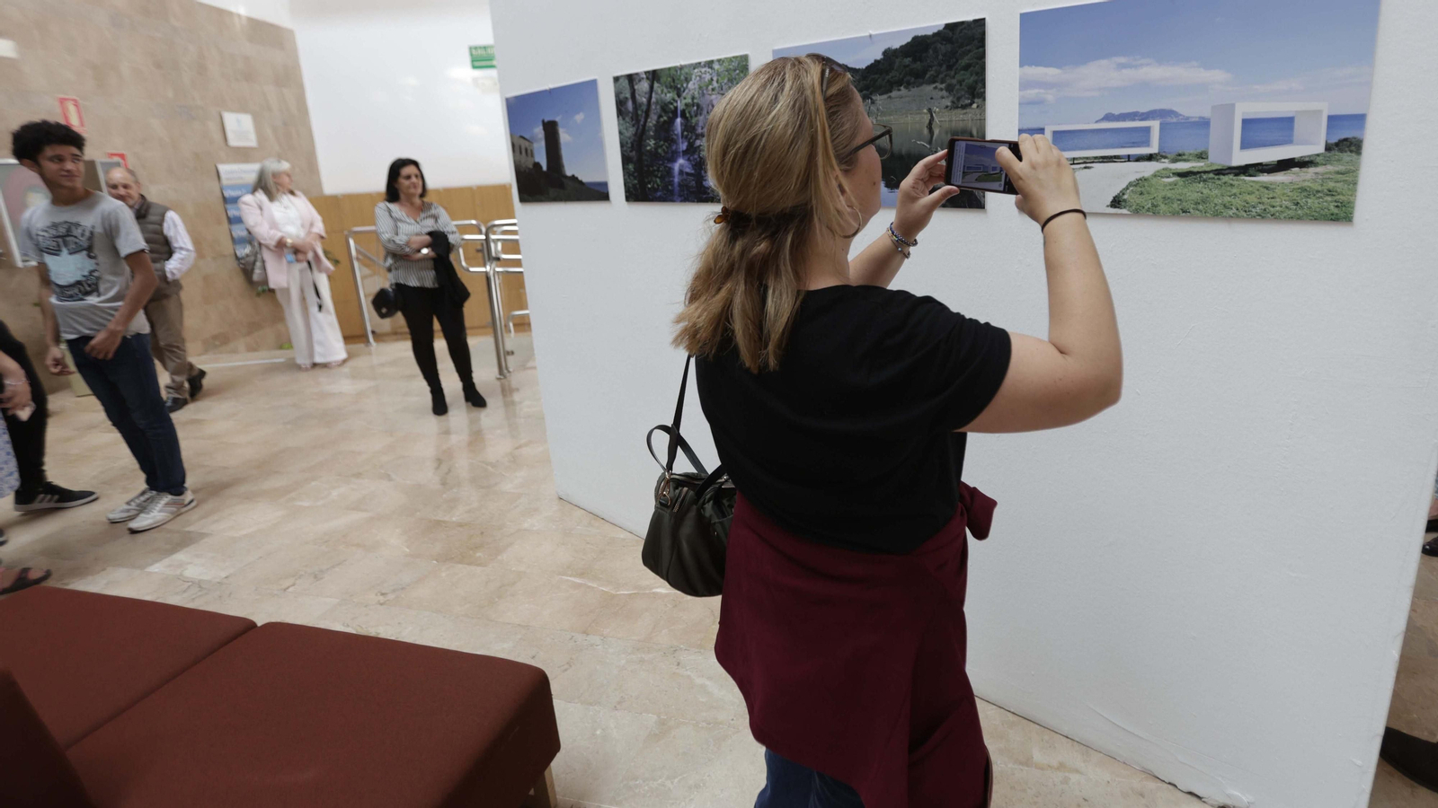Fotos de la exposición fotográfica y conferencia inaugural de Diverciencia 2024