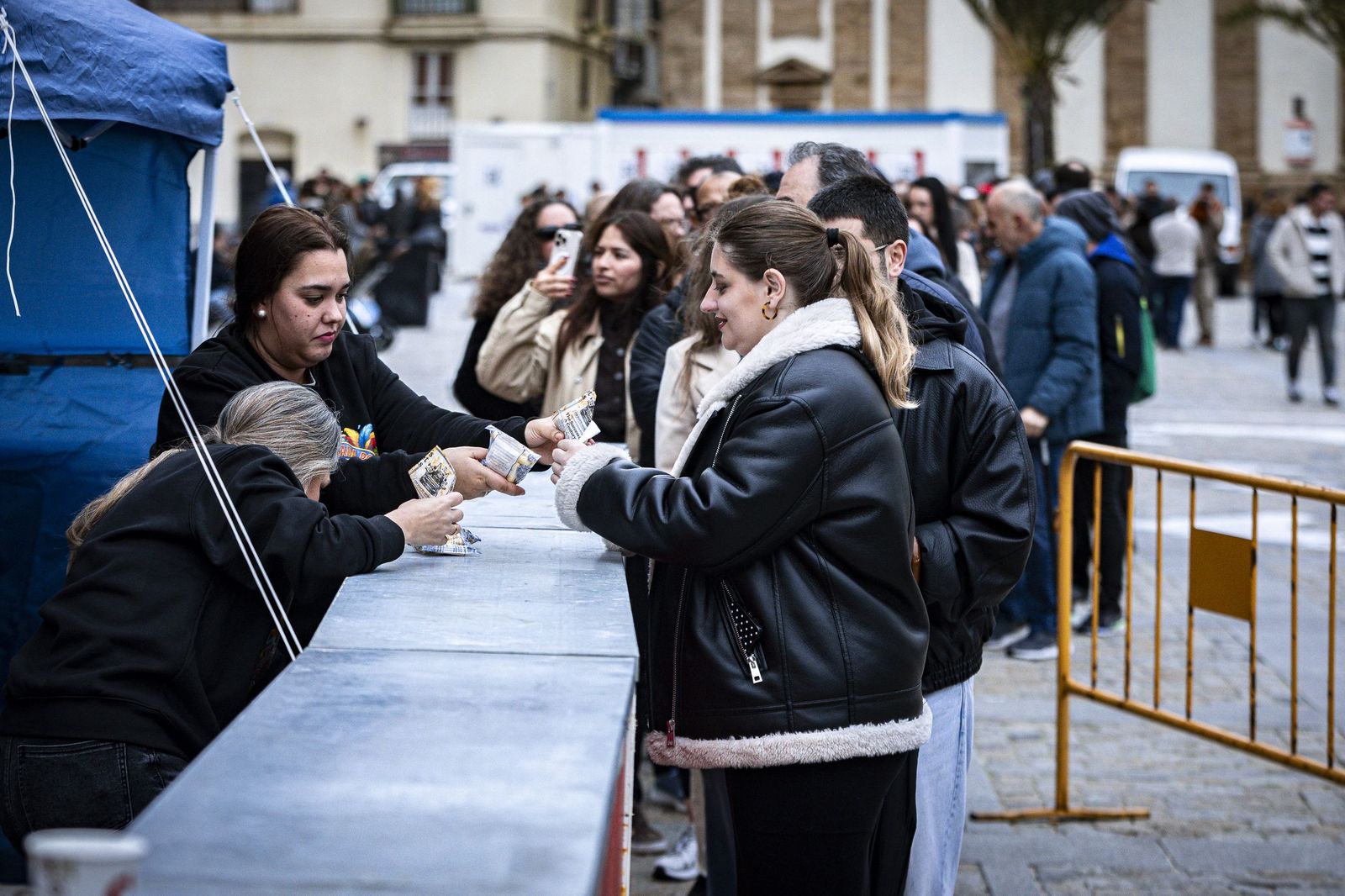 Las imágenes de la Chicharronada y la Gambada del Carnaval de Cádiz 2026