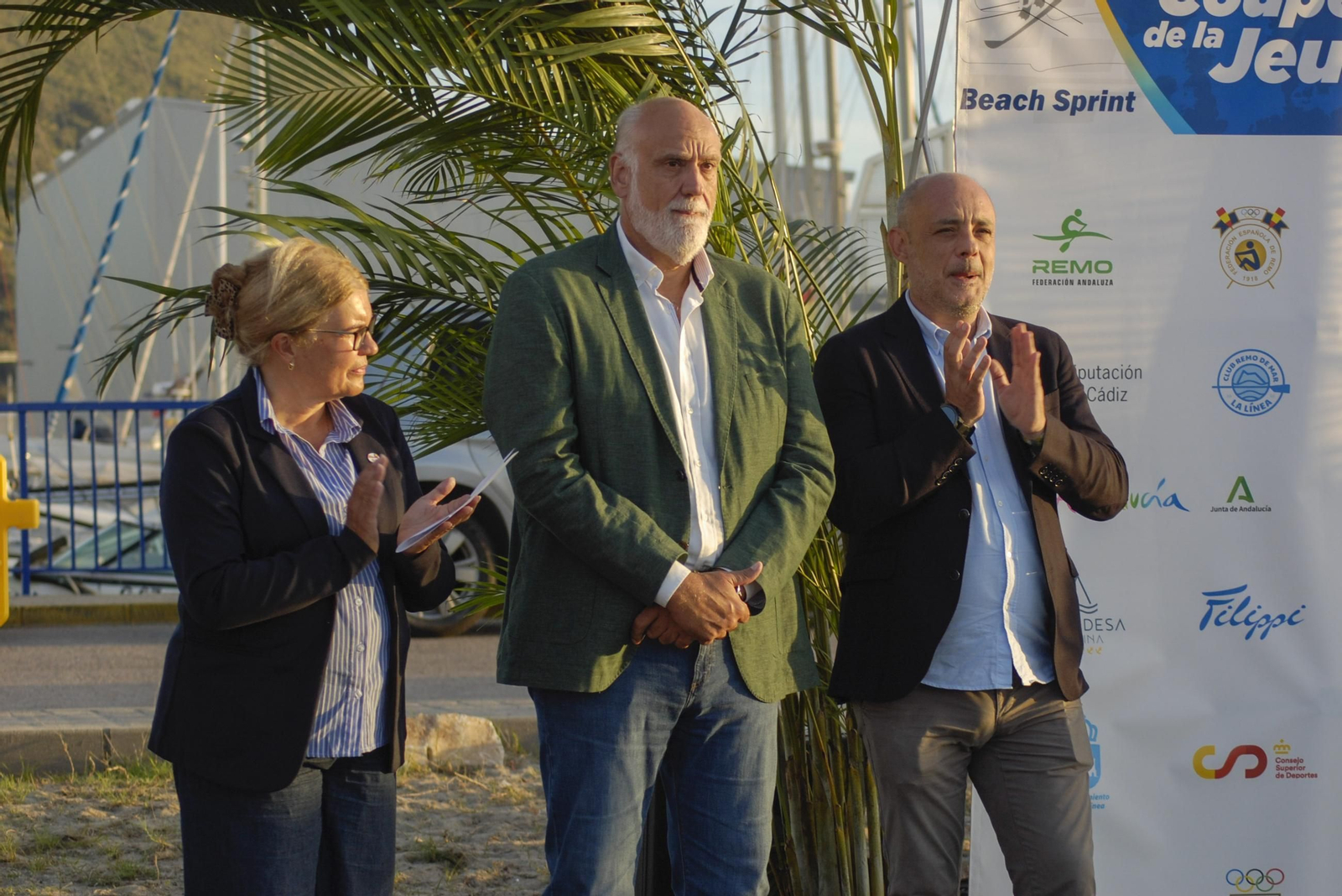 Las fotos del desfile de participantes de la Copa de la Juventud Europea de remo beach sprint de La Línea
