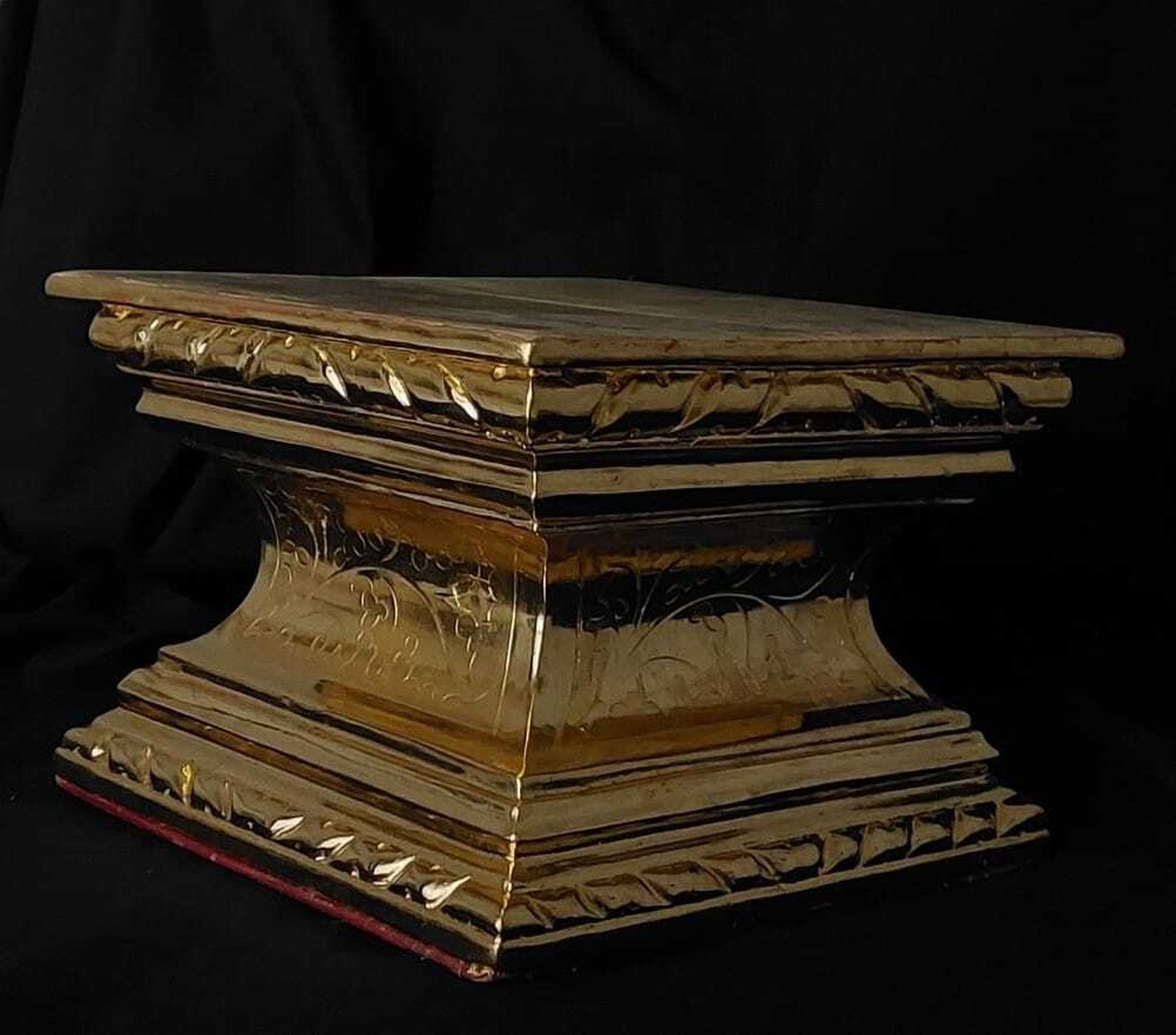 Restaurada la peana del ostensorio eucarístico de la Hermandad  del Cerro del Águila