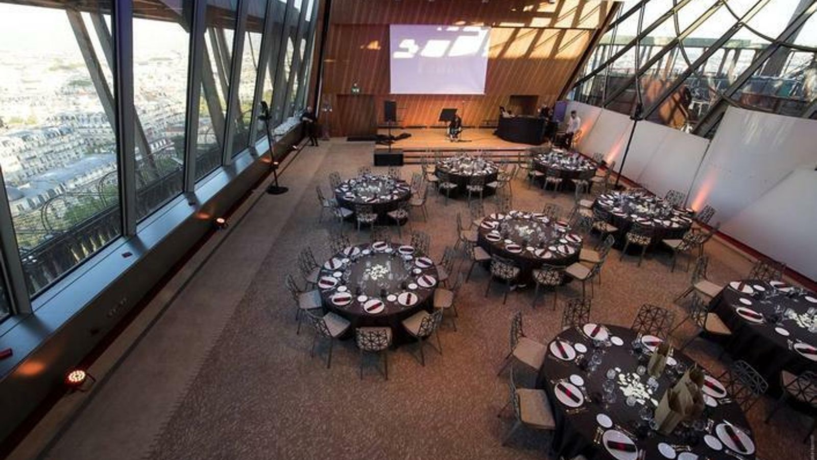 Salón Gustave Eiffel en la primera planta del monumento de París