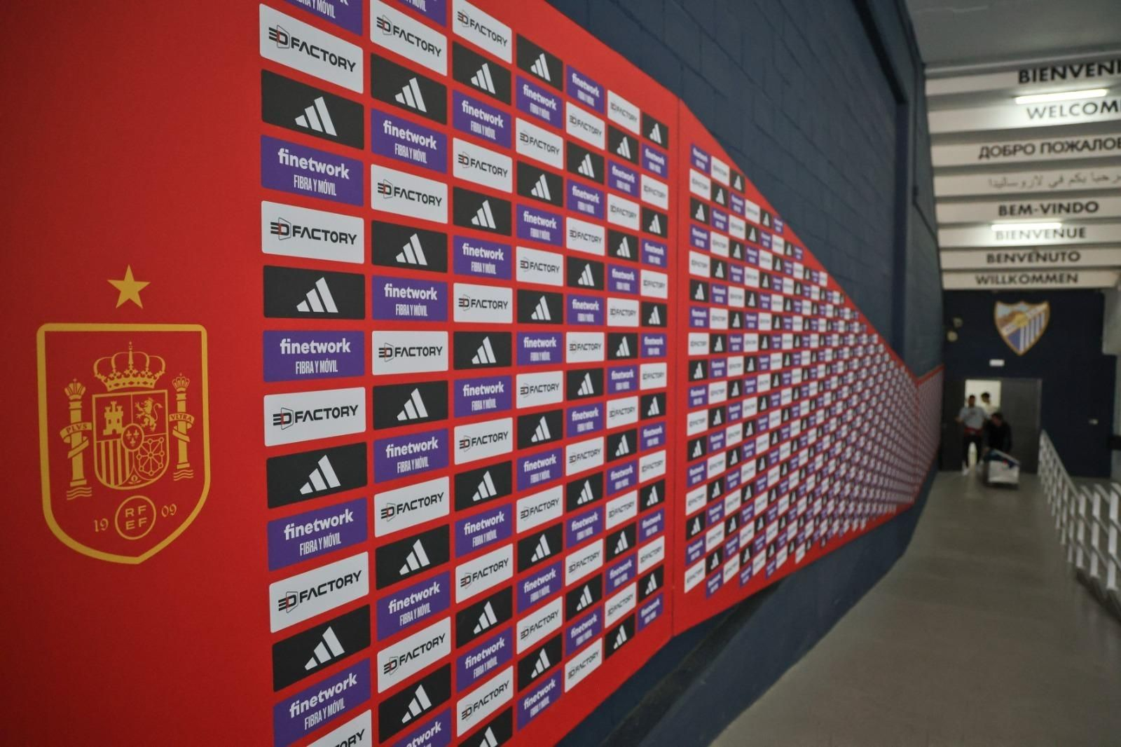 La Rosaleda se pone guapa para acoger el España-Noruega