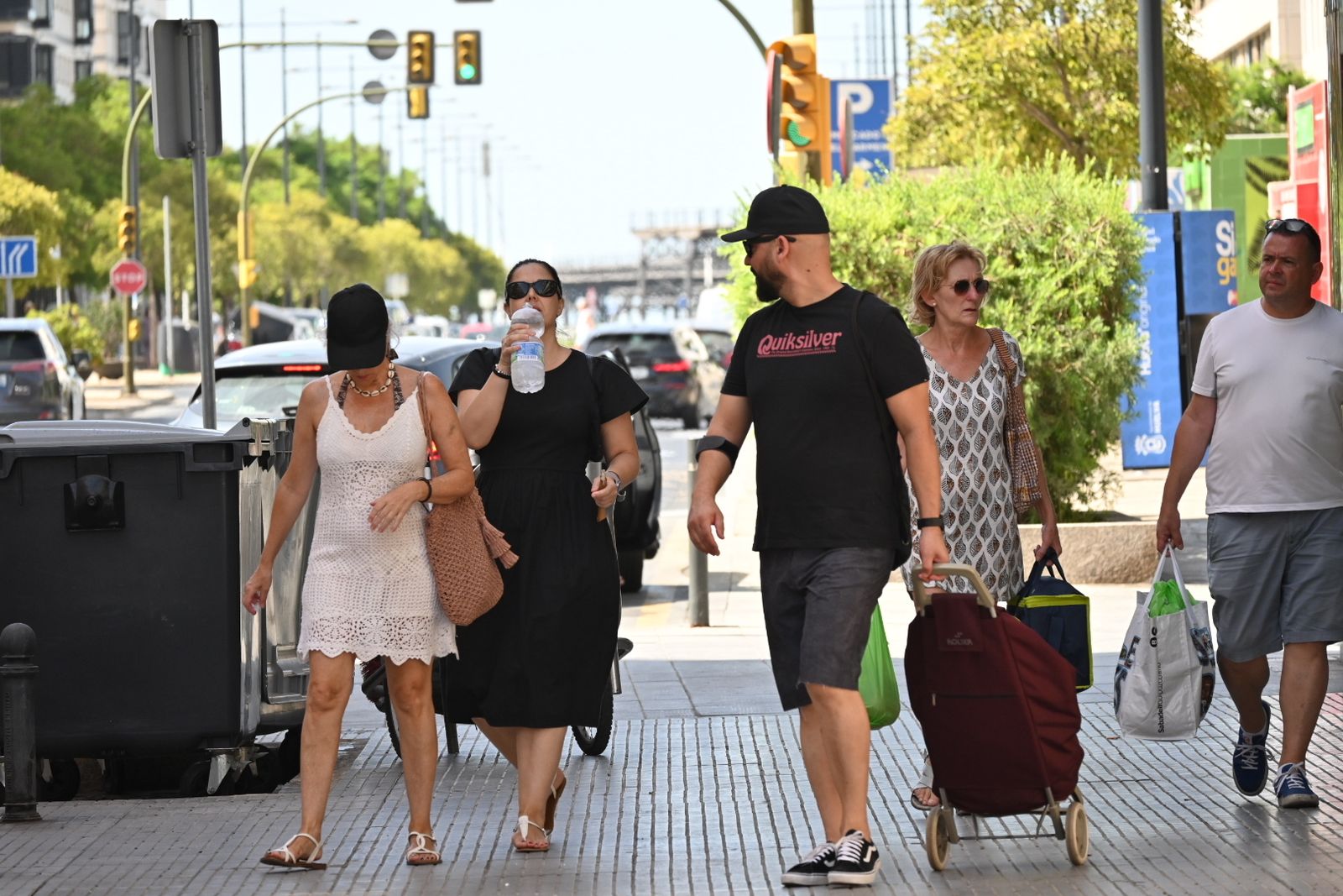 Las mejores imágenes de este sábado de intenso calor en las calles de Huelva