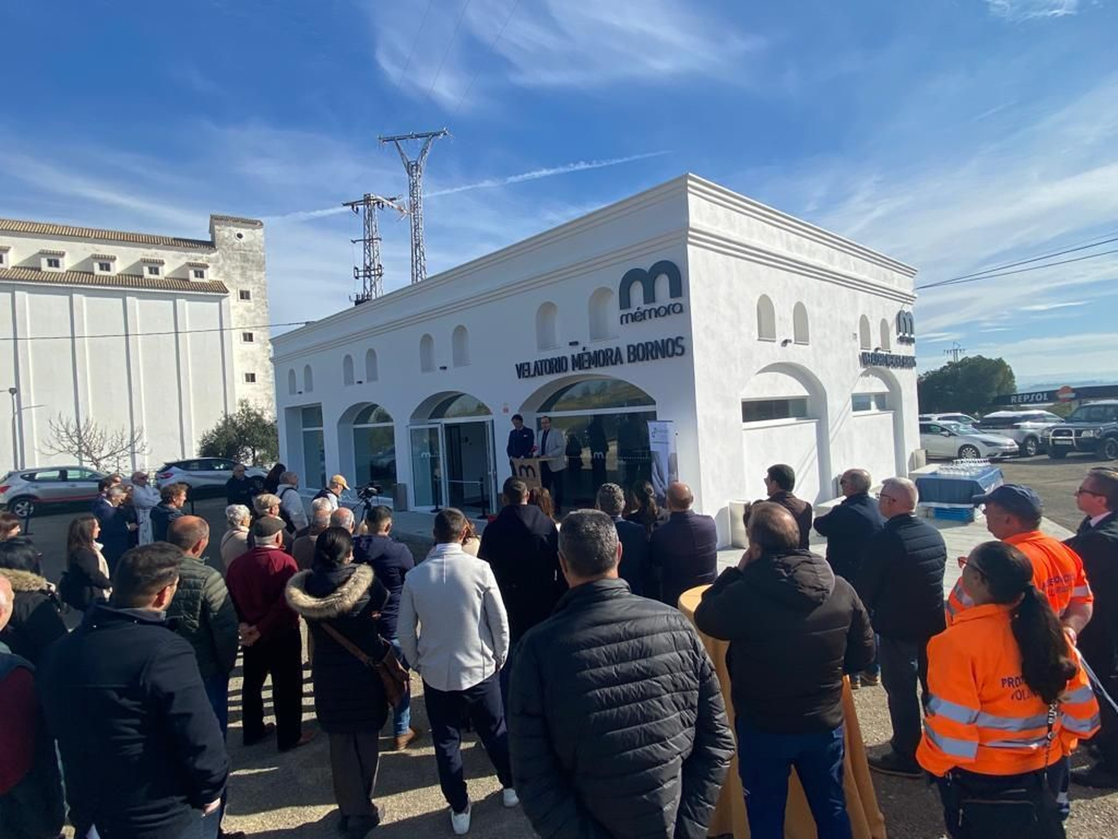 La apertura este miércoles de las nuevas instalaciones de la sala de duelo de Bornos.