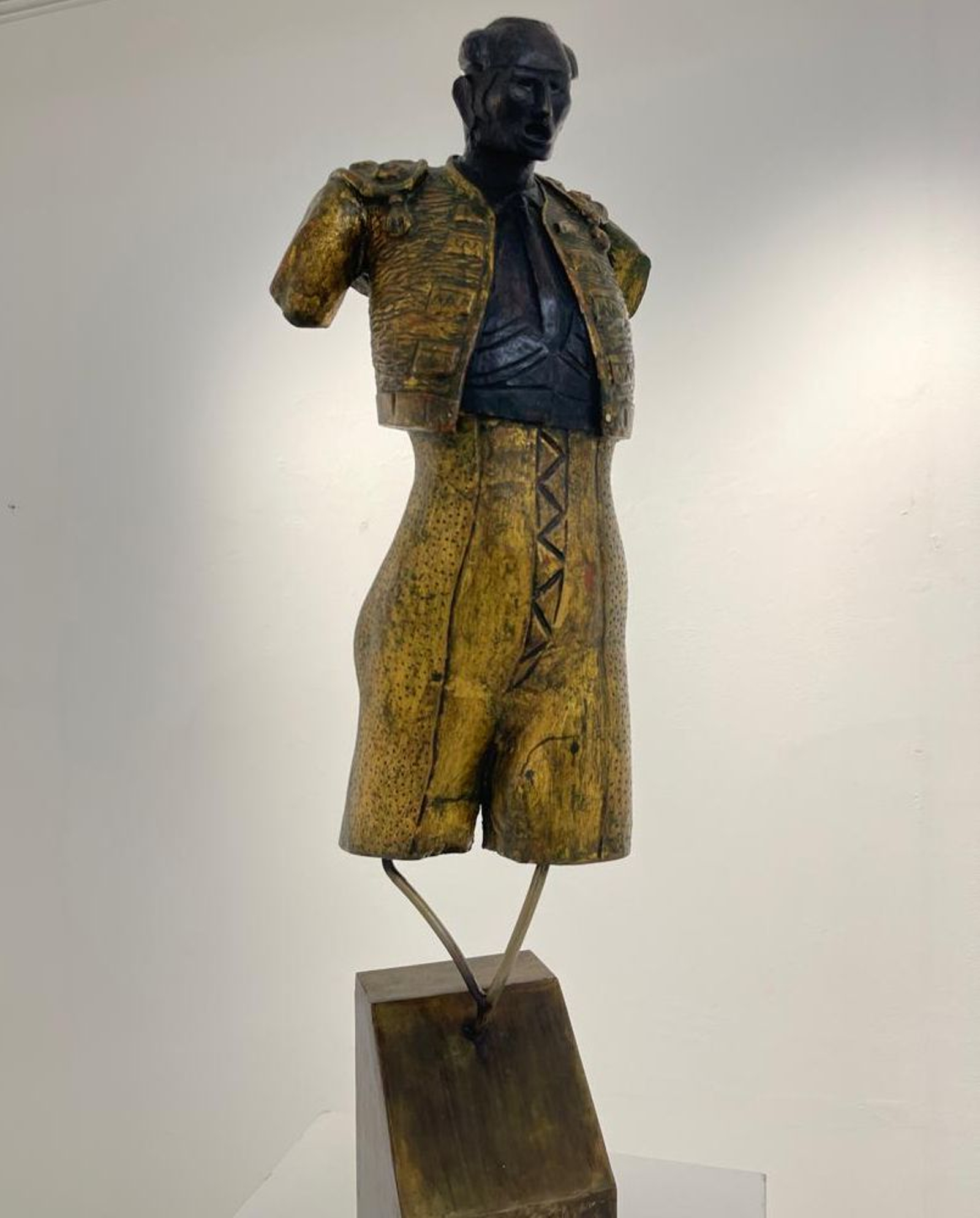 Escultura del torero de Antonio García.