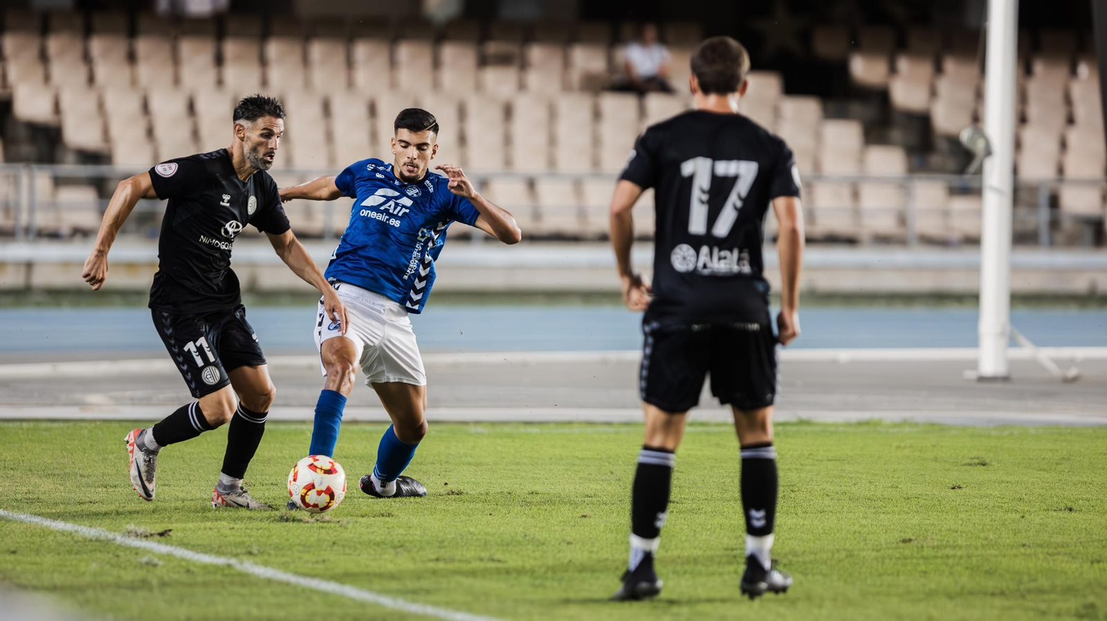 Imágenes del triunfo del Xerez DFC en el 34 Trofeo de la Vendimia