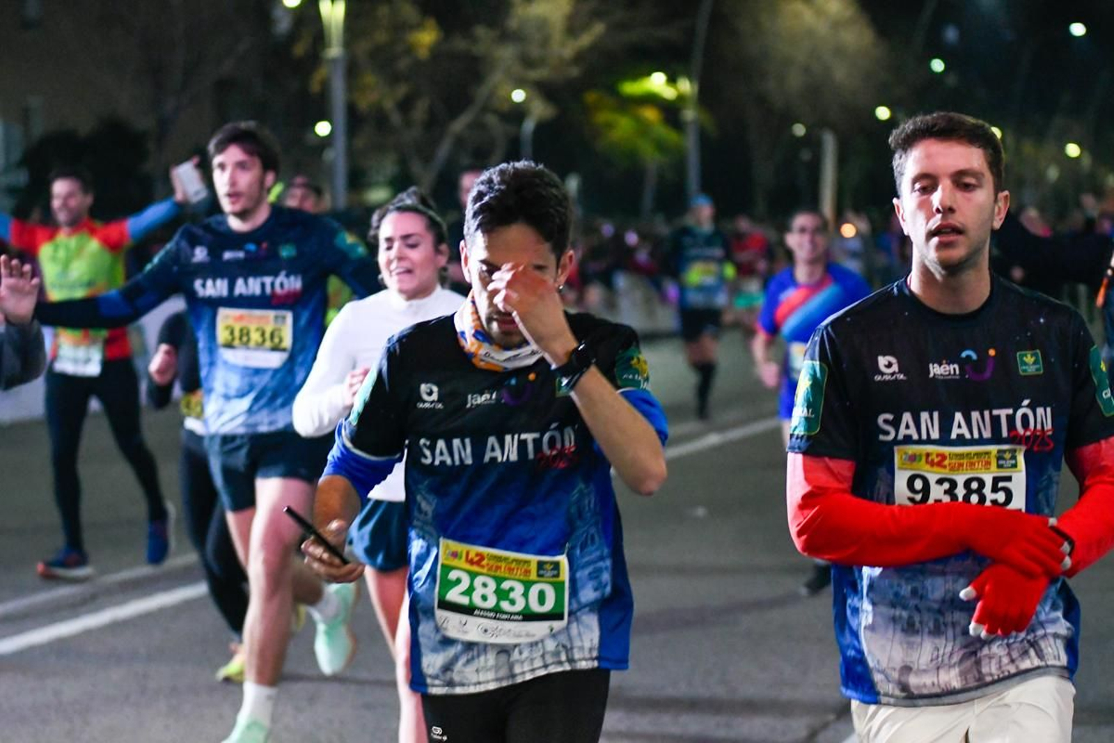 En imágenes: búscate en tu llegada a meta de la Carrera de San Antón 2025 (5)