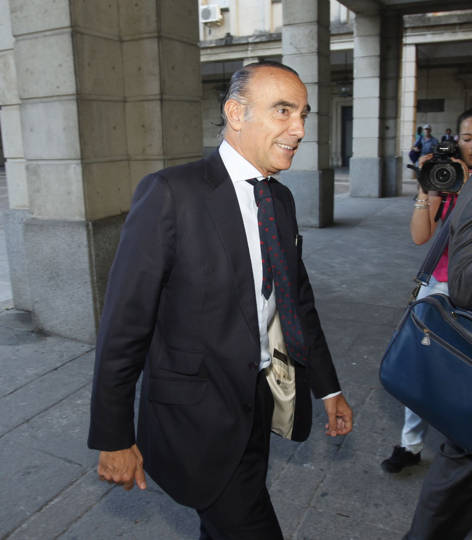 Oliver, ayer, llegando al juzgado.