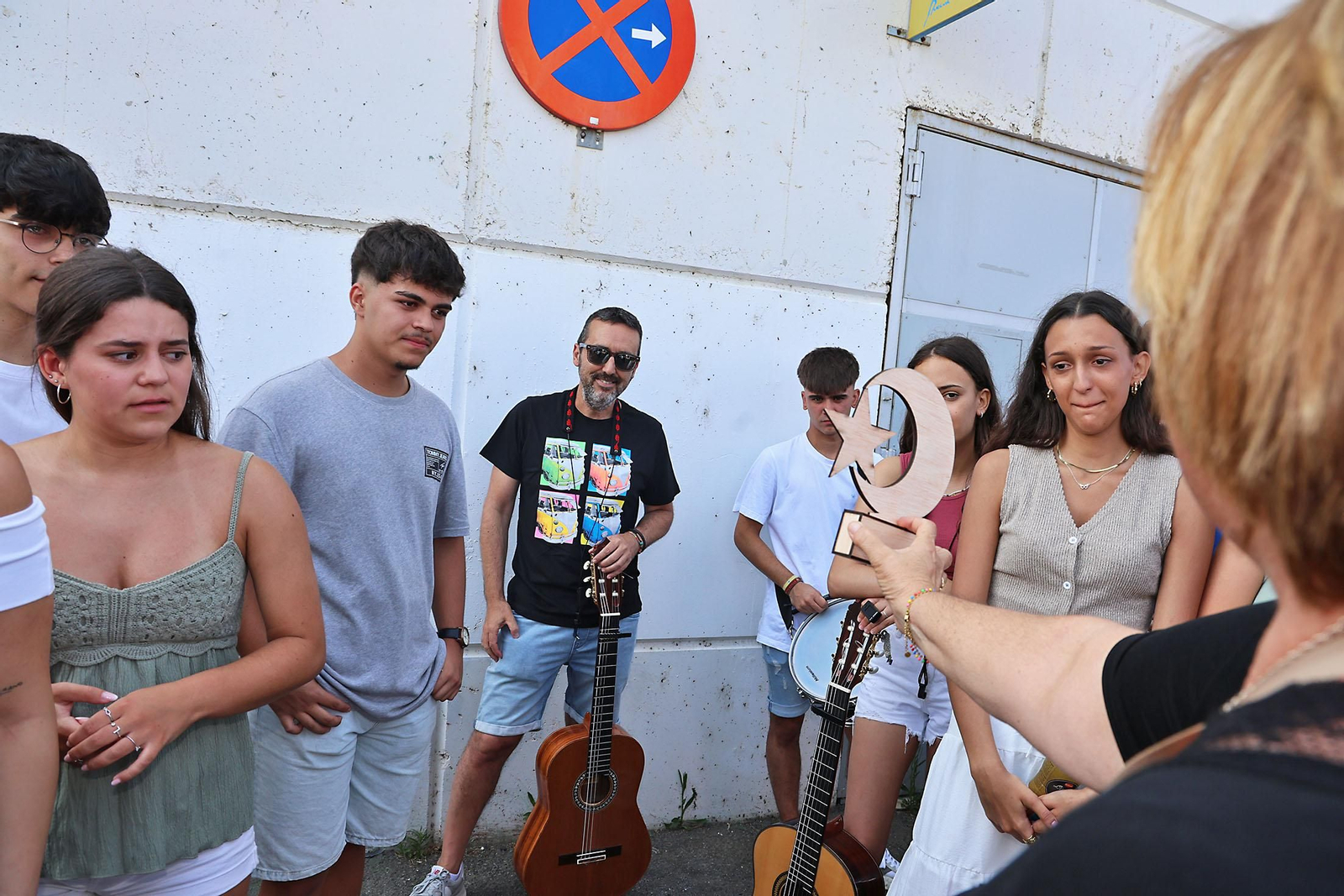 Imágenes del recibimiento a los  niños procedentes de los campamentos saharauis que pasarán sus vacaciones en Huelva