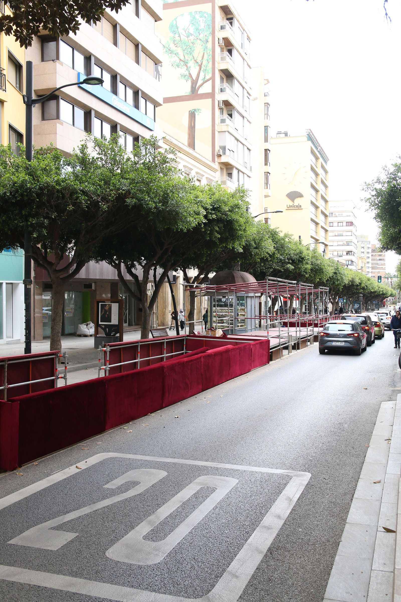 Montaje de la Carrera Oficial para la Semana Santa de Almería