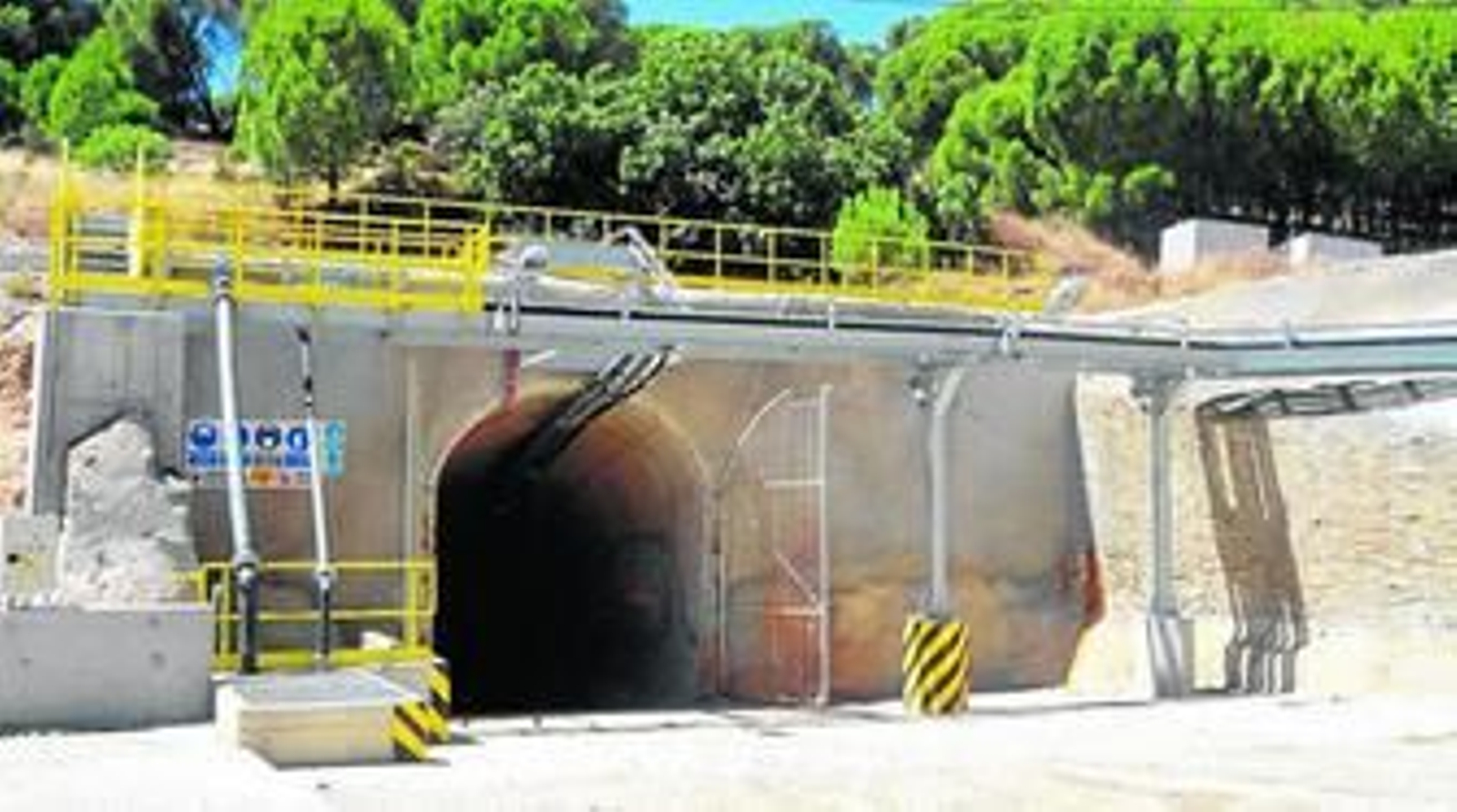 Entrada a la mina situada en el término municipal de Calañas. Entrada a la mina situada en el término municipal de Calañas.