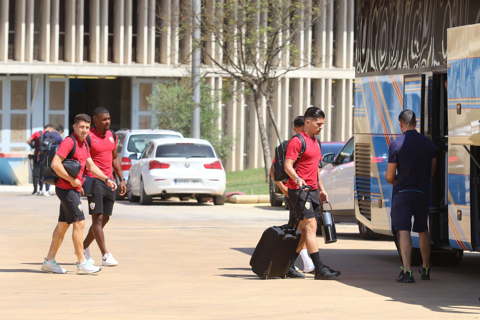 Fotogalería de la salida del Almería hacia Leganés