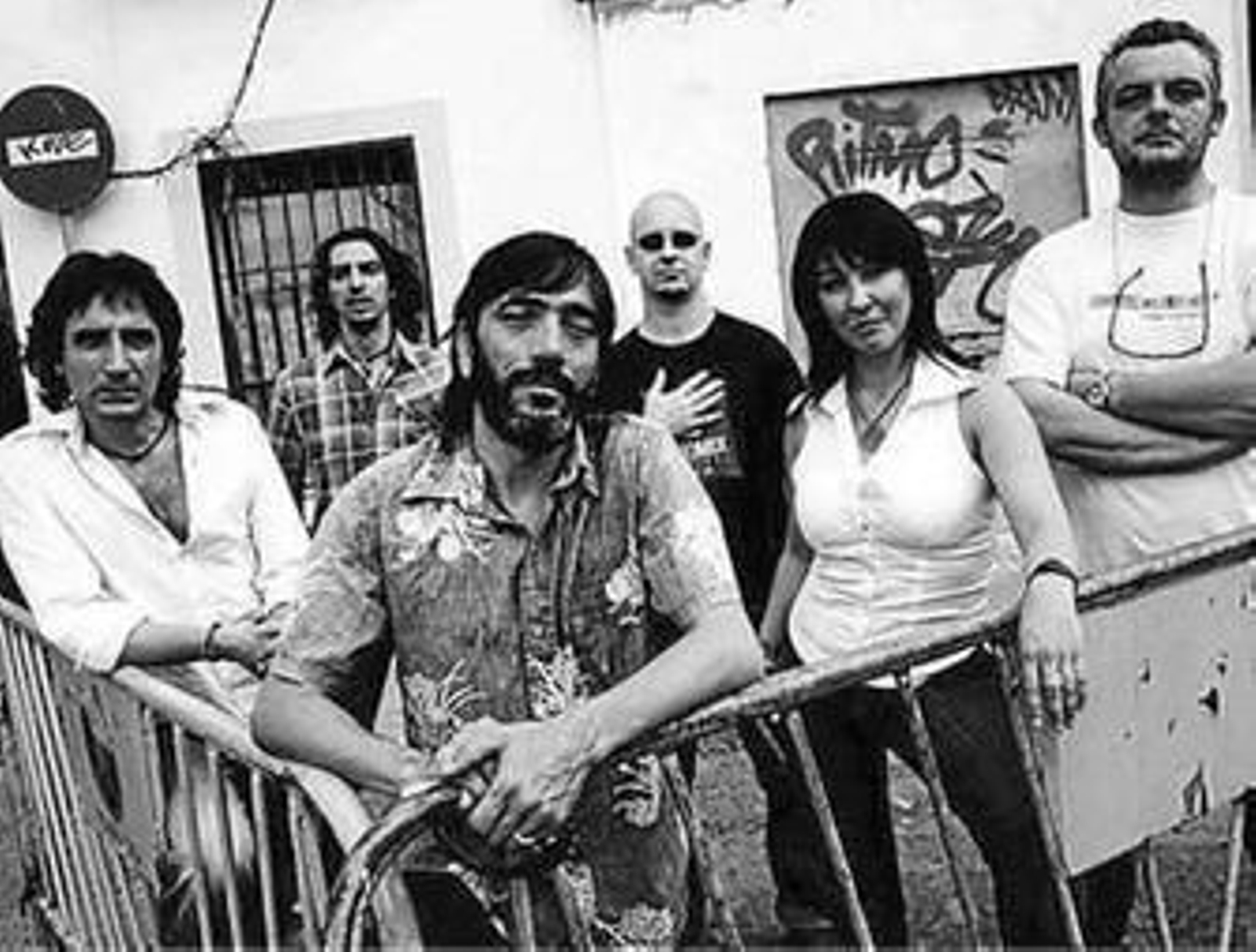 Chico Ocaña (en el centro) no ha parado desde la disolución de Mártires del Compás.