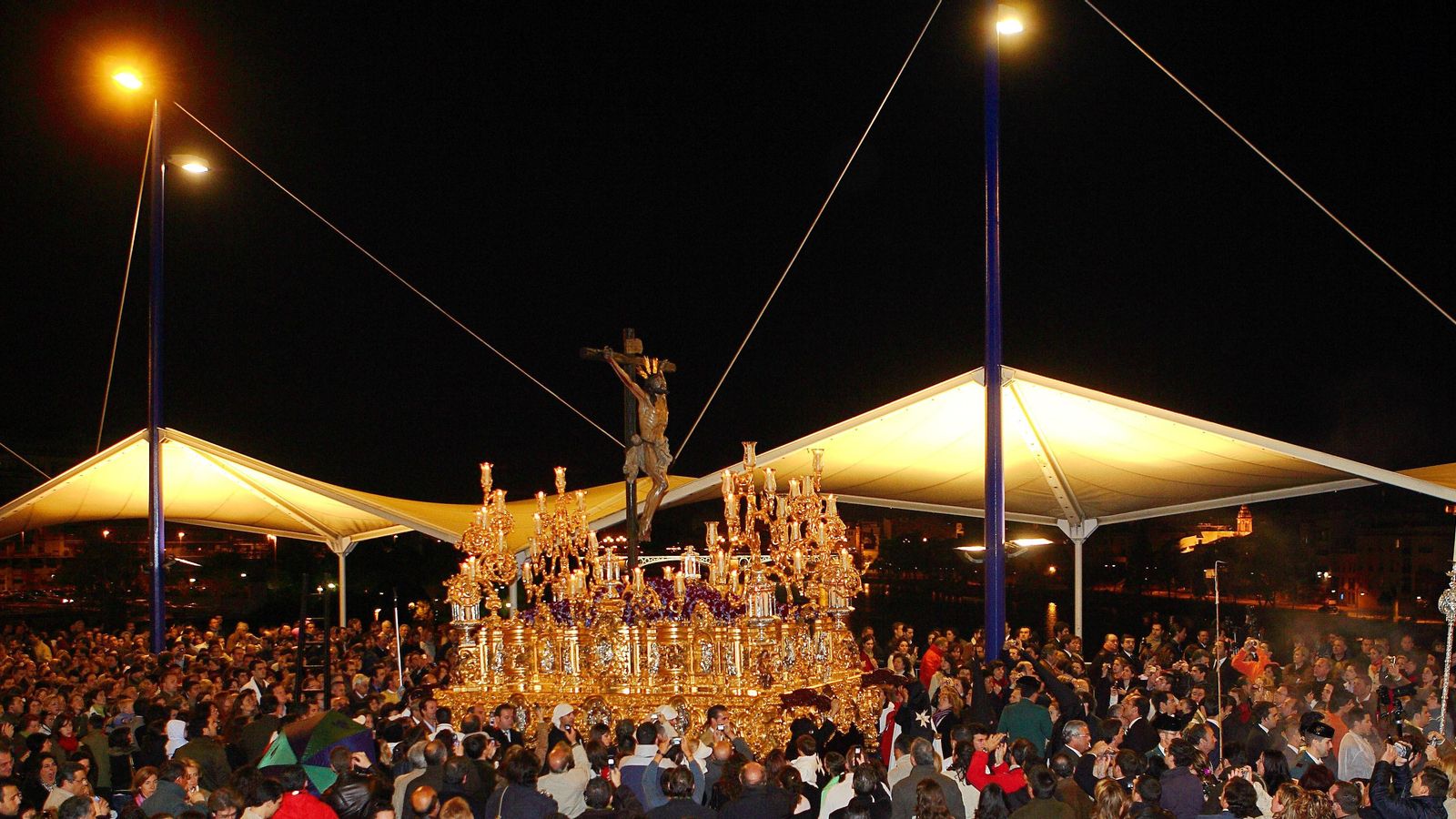 El Cachorro por su puente en el año 2007.