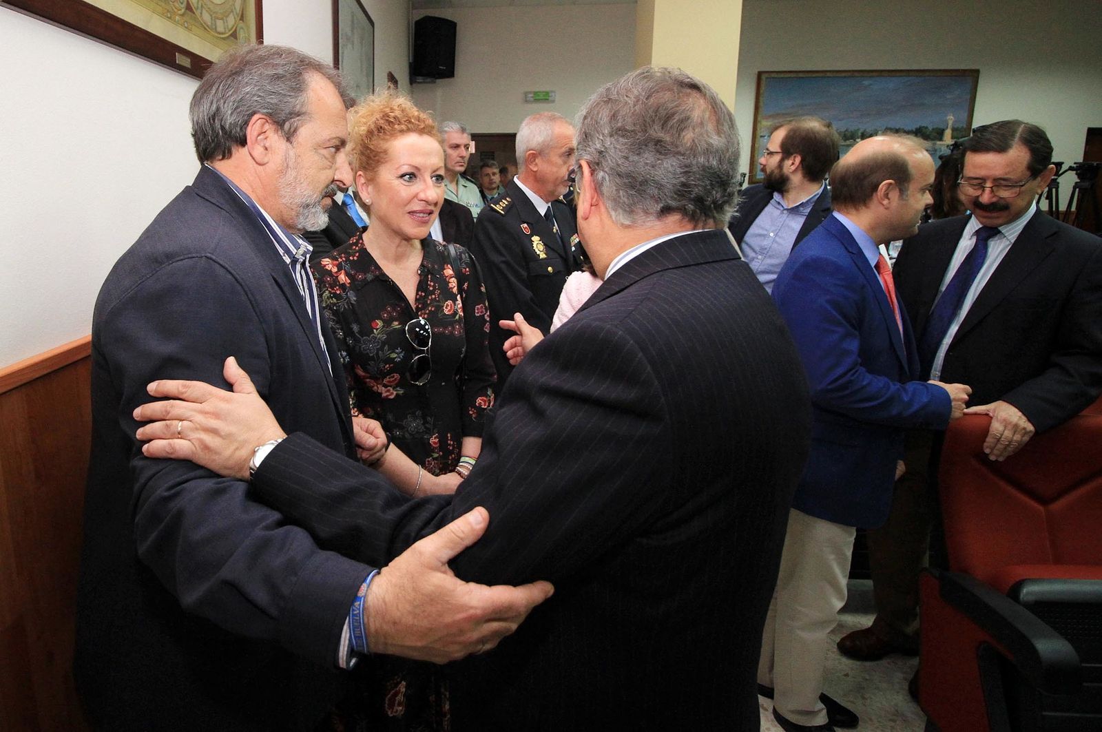 Juan Ignacio Zoido, ministro del Interior, presenta en la Comandancia de la Guardia Civil la nueva versión de AleryCops y el dispositivo del Rocío y posteriormente acude a la Diputación de Huelva para visitar la exposición sobre el terrorismo, en imágenes