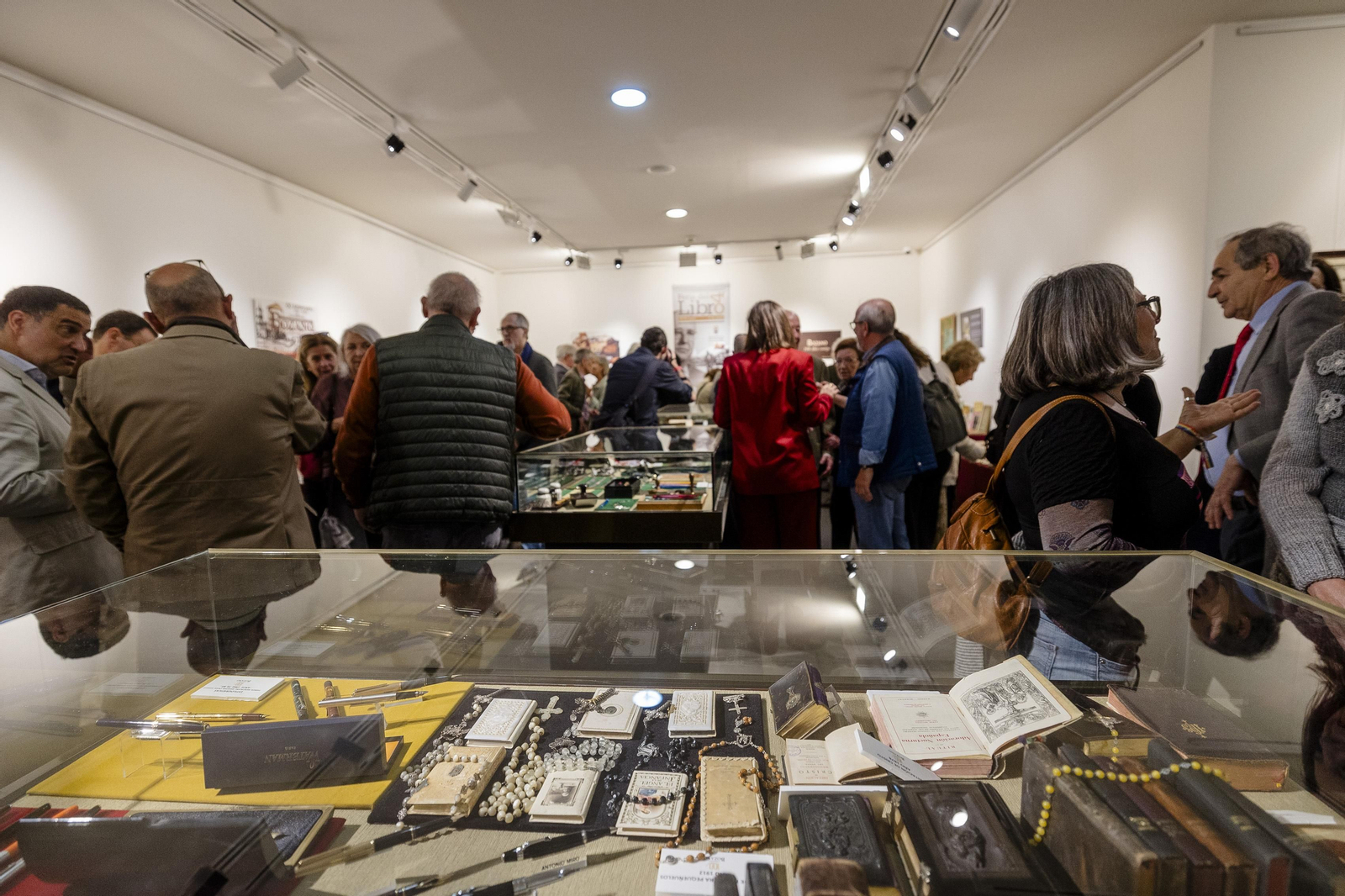 Las imágenes de la inauguración de la exposición por el centenario de la librería Bozano en San Fernando.
