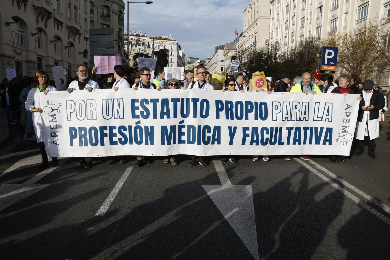 Protestas de médicos contra el nuevo Estatuto Marco.
