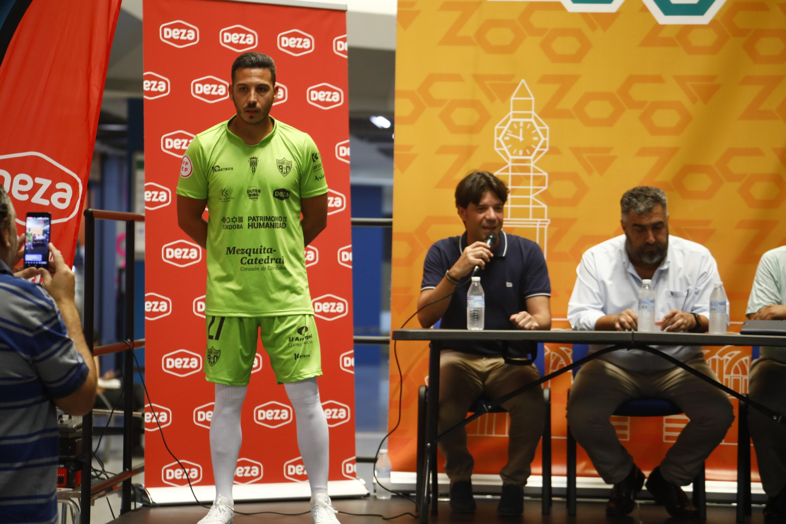 La presentación de las nuevas equipaciones del Córdoba Futsal, en imágenes