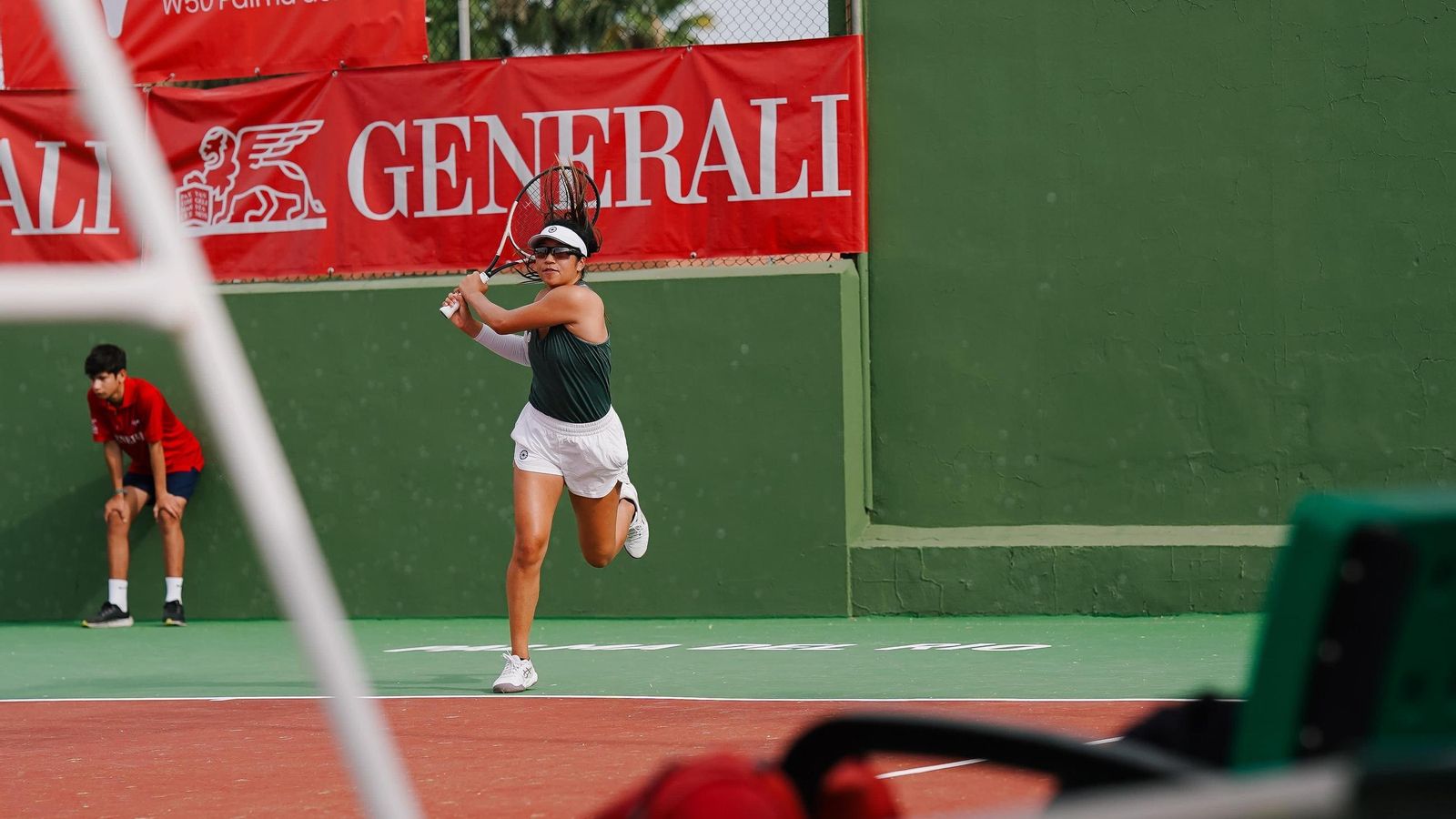 Demi Tran, durante el partido disputado en la pista de El Pandero. Demi Tran, durante el partido disputado en la pista de El Pandero.
