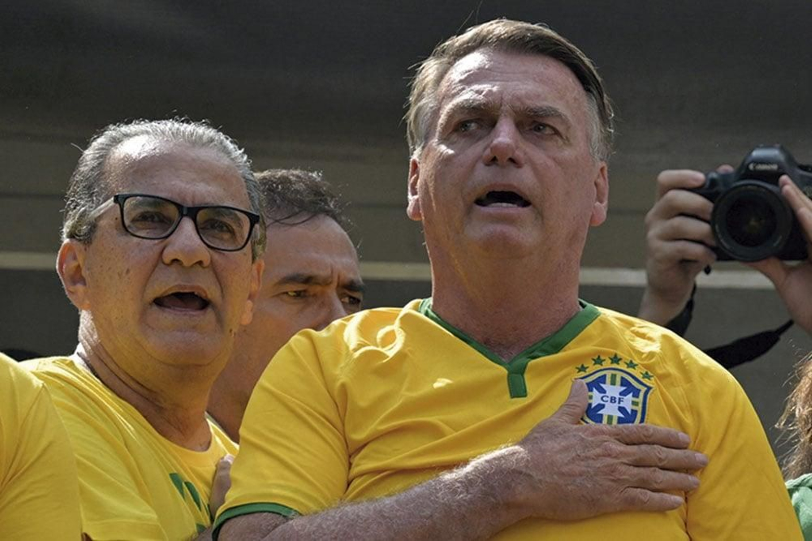 Silas Malfaia, líder de la Iglesia Evangélica en Brasil, junto al presidente y hoy encausado Jair Bolsonaro.