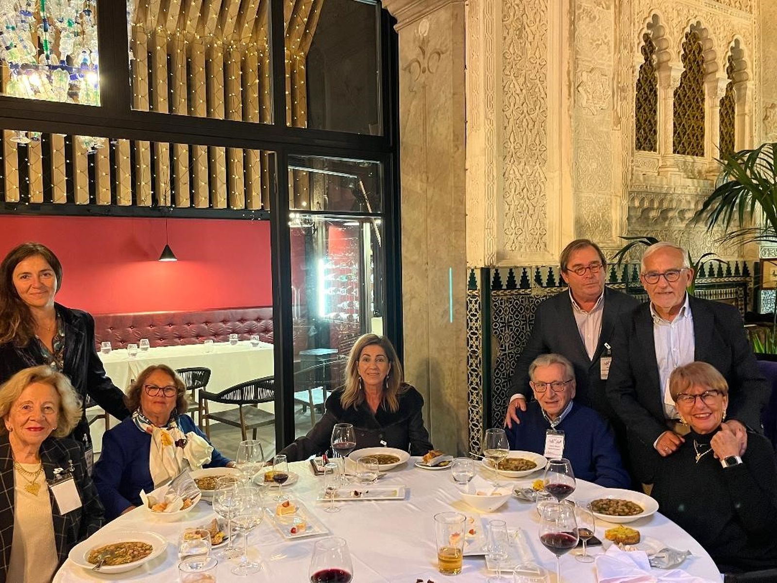 Anamaría Lamet, Rocío Galván, Francisca Ponce, Lola Moya, el padre jesuita Pedro Miguel Lamet, Anamaría Villaescusa, Francisco Galera y Rafael Lamet.