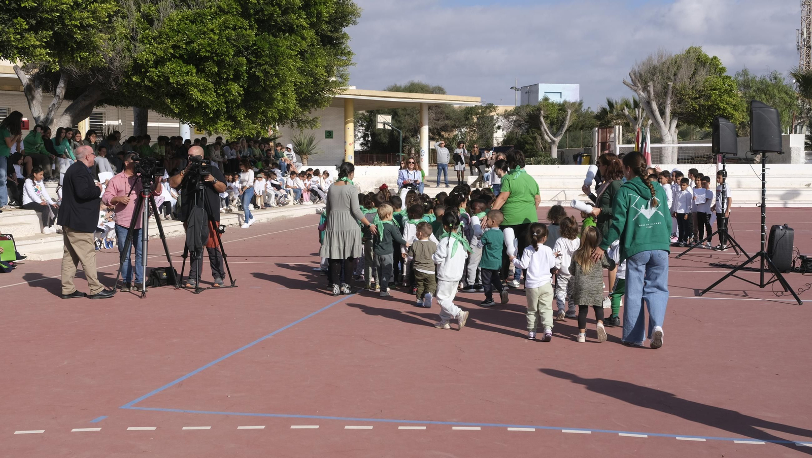 Día de la Bandera de Andalucía en el Colegio Virgen del Mar de Cabo de Gata, en imágenes