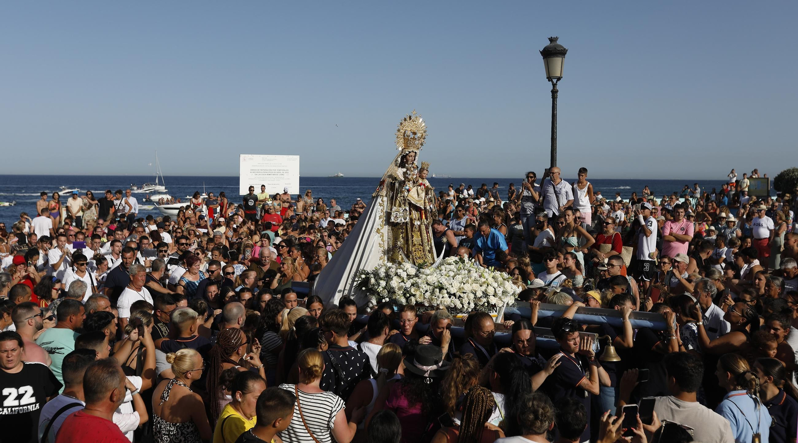 Procesión de la Virgen del Carmen de la iglesia de la Atunara en La Línea