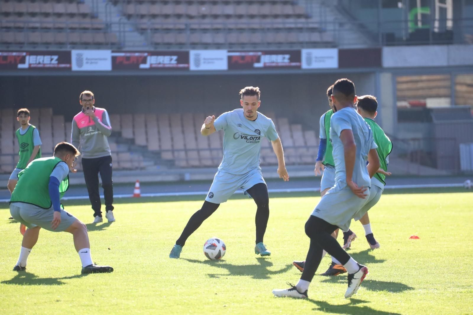 Imágenes del entrenamiento del Xerez DFC en Chapín Imágenes del entrenamiento del Xerez DFC en Chapín