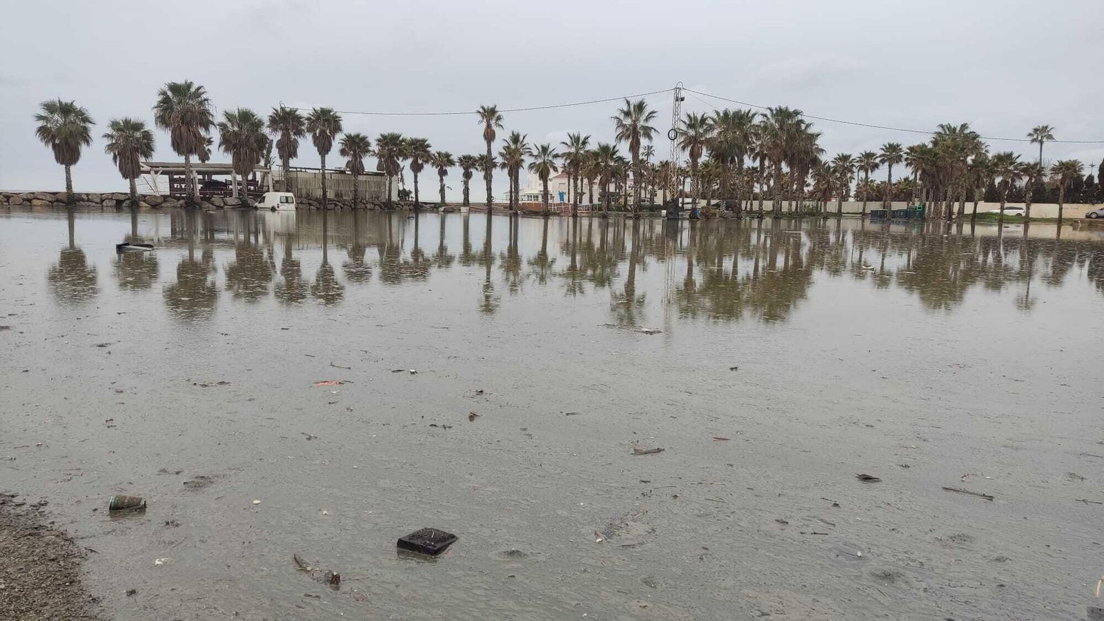 Estado del recinto ferial de Torre del Mar, tras el temporal.
