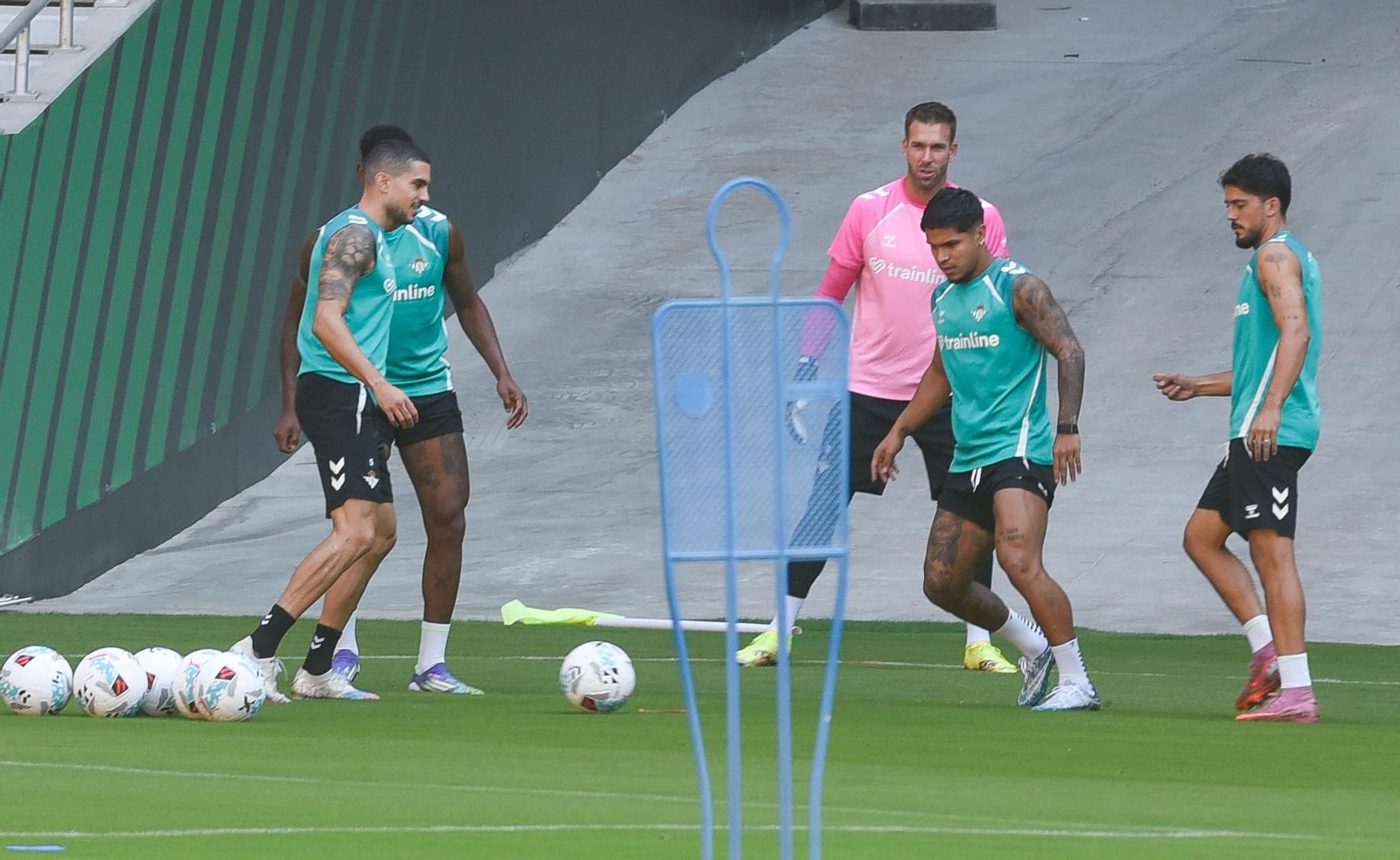 El primer entrenamiento del Betis en el Estadio de la Cartuja.