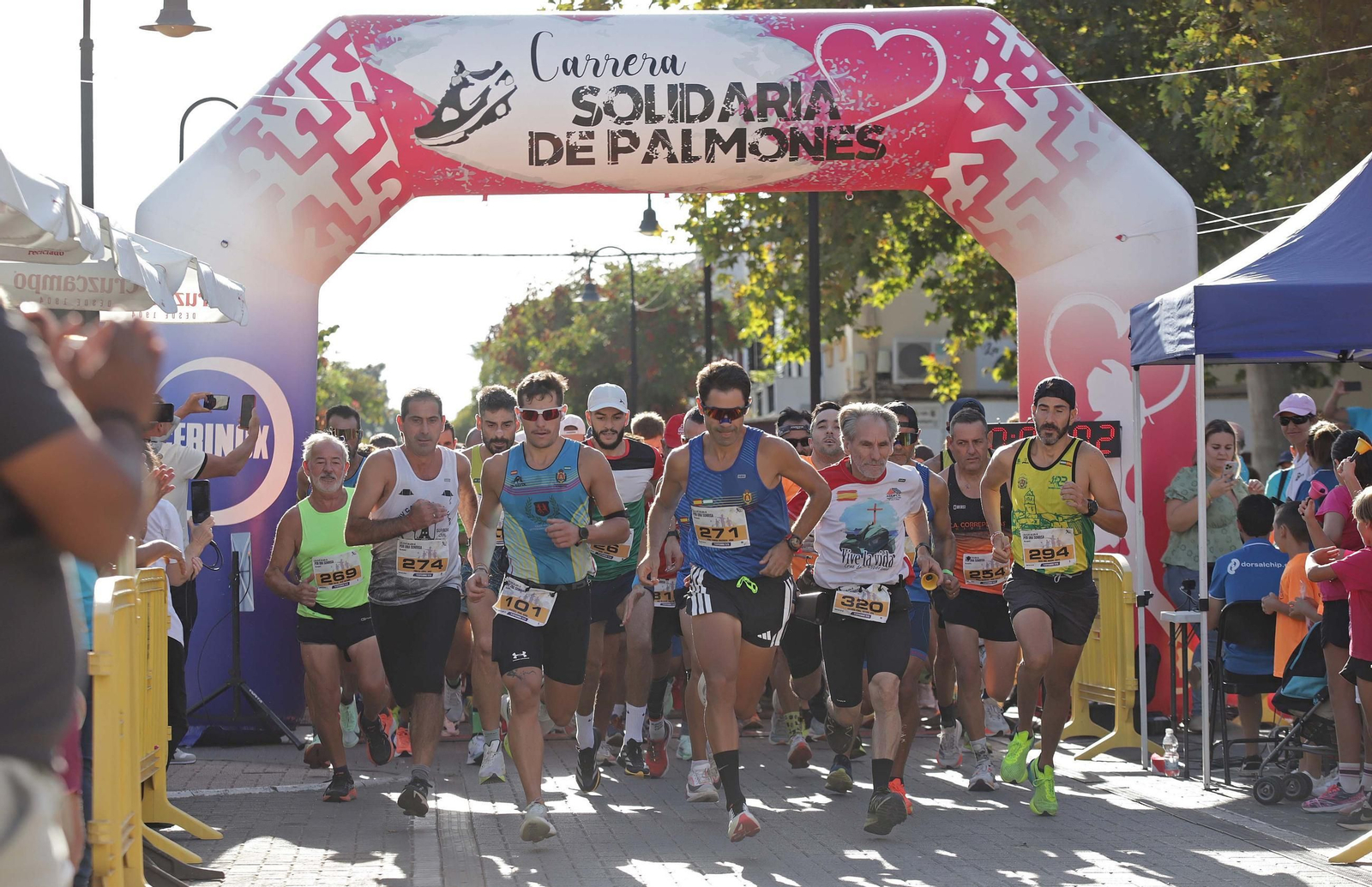 Búscate en las fotos de la VII carrera solidaria Por una Sonrisa en Palmones