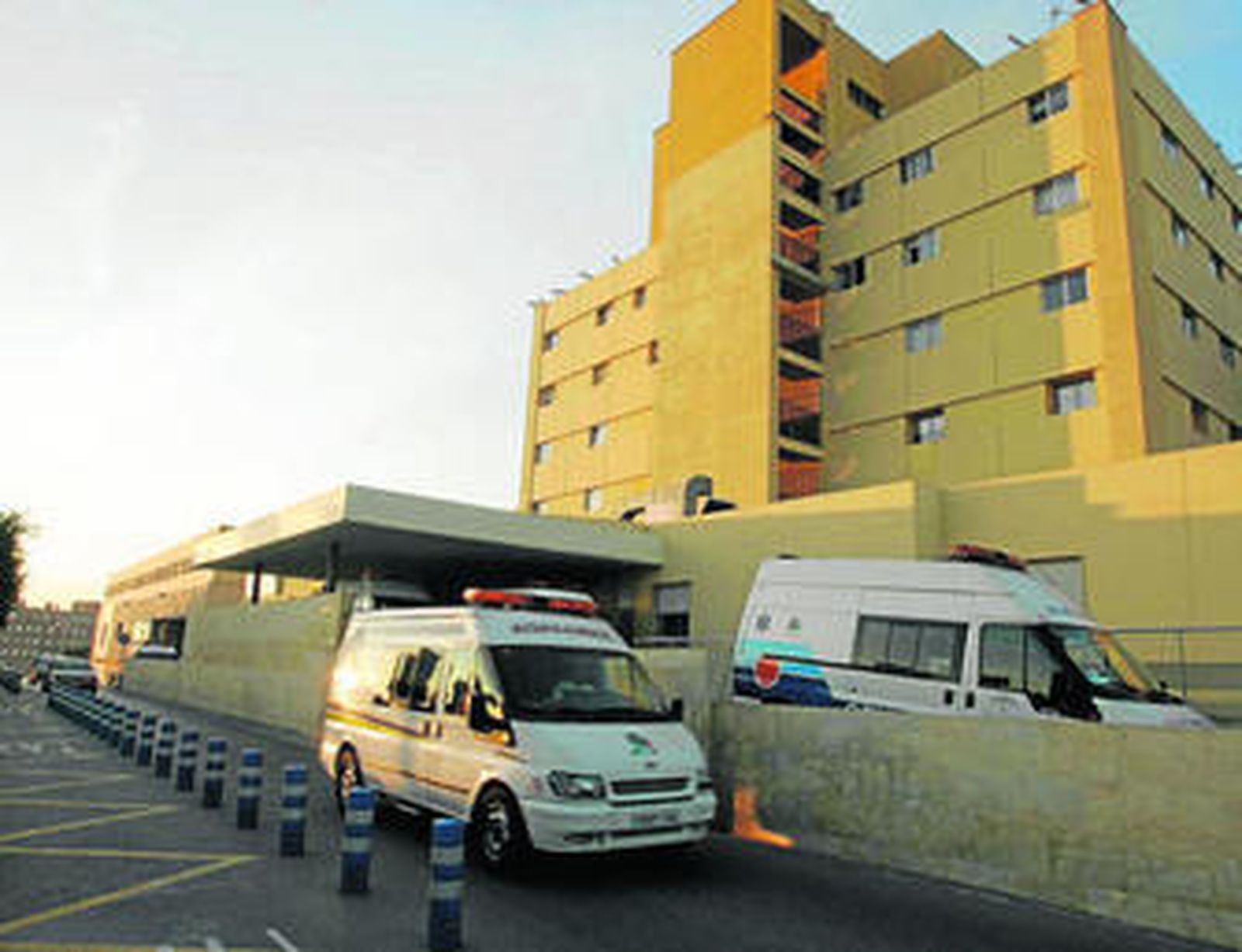El acceso a las urgencias del Hospital Torrecárdenas en la capital almeriense.