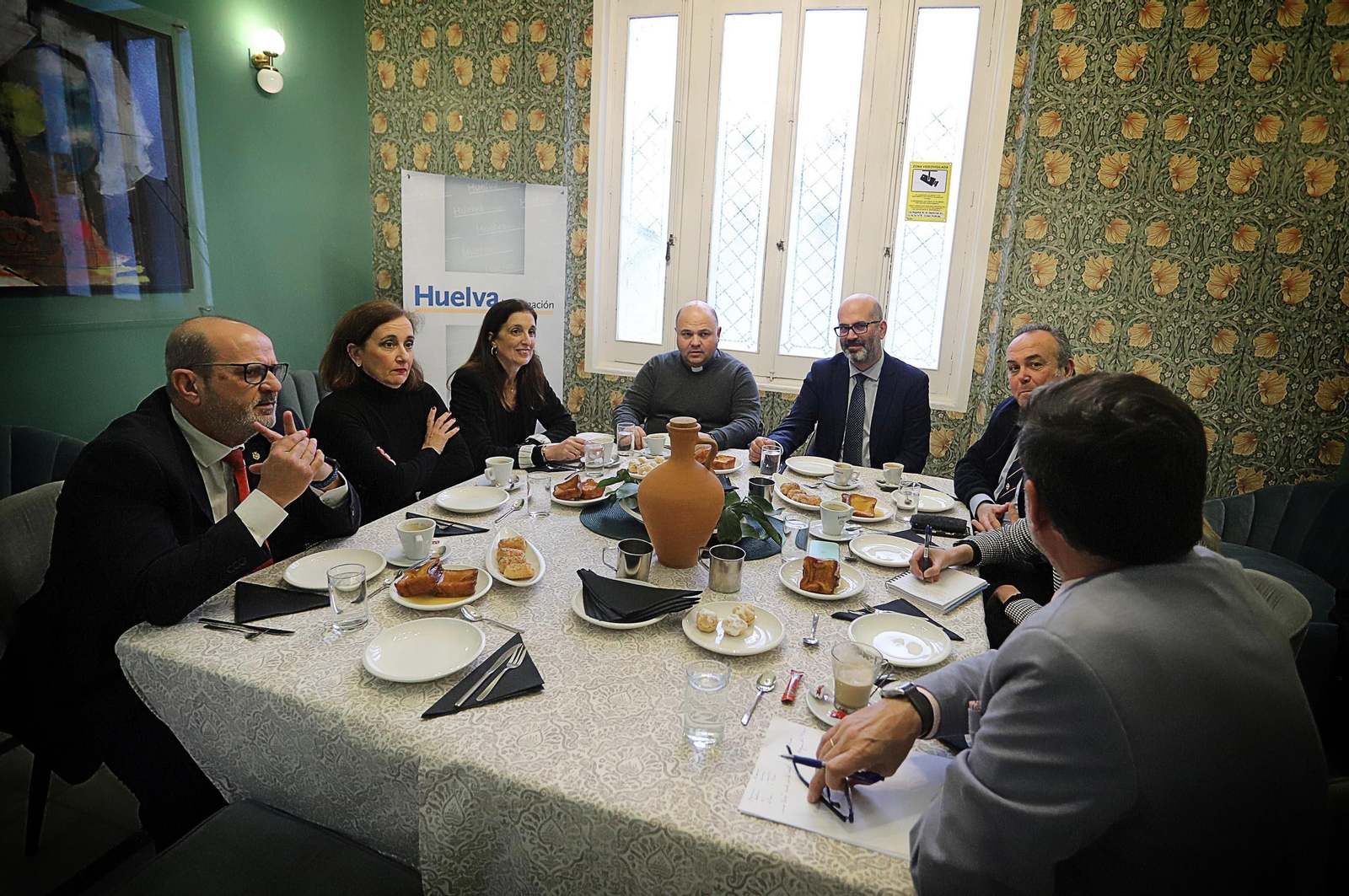 Imágenes de la tertulia cofrade "El Aguaó" de Huelva Información