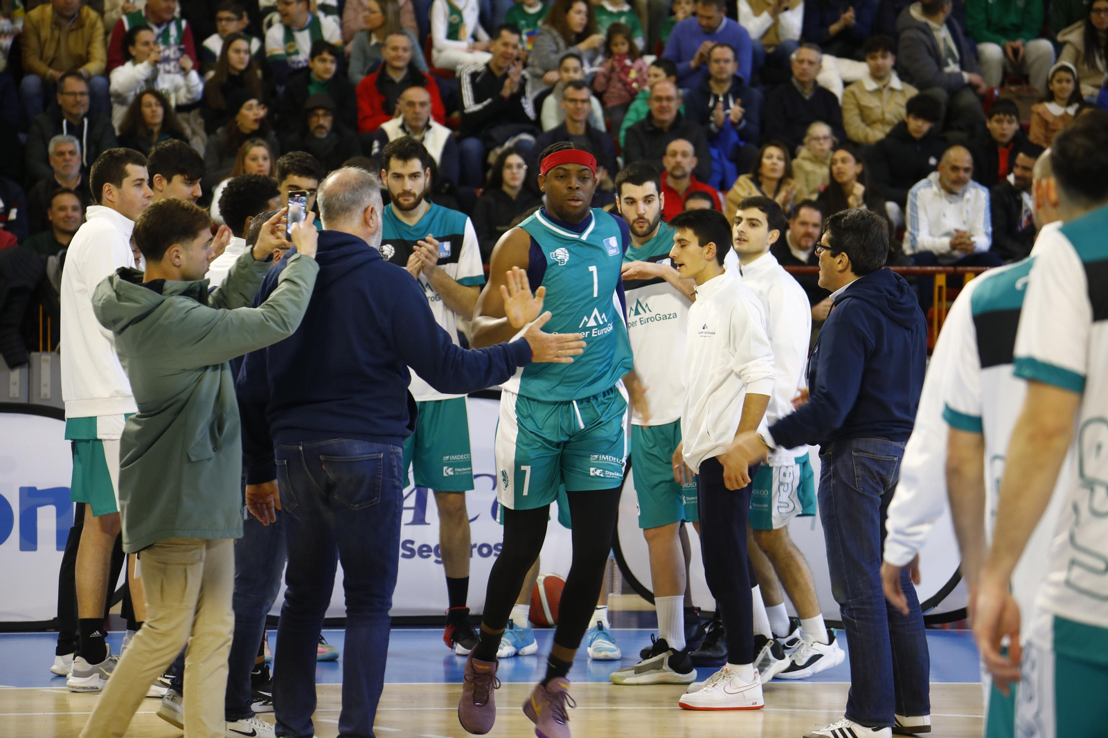 Las mejores fotos del ambiente en Vista Alegre para el derbi entre el Coto Córdoba y el UCB Camper Eurogaza