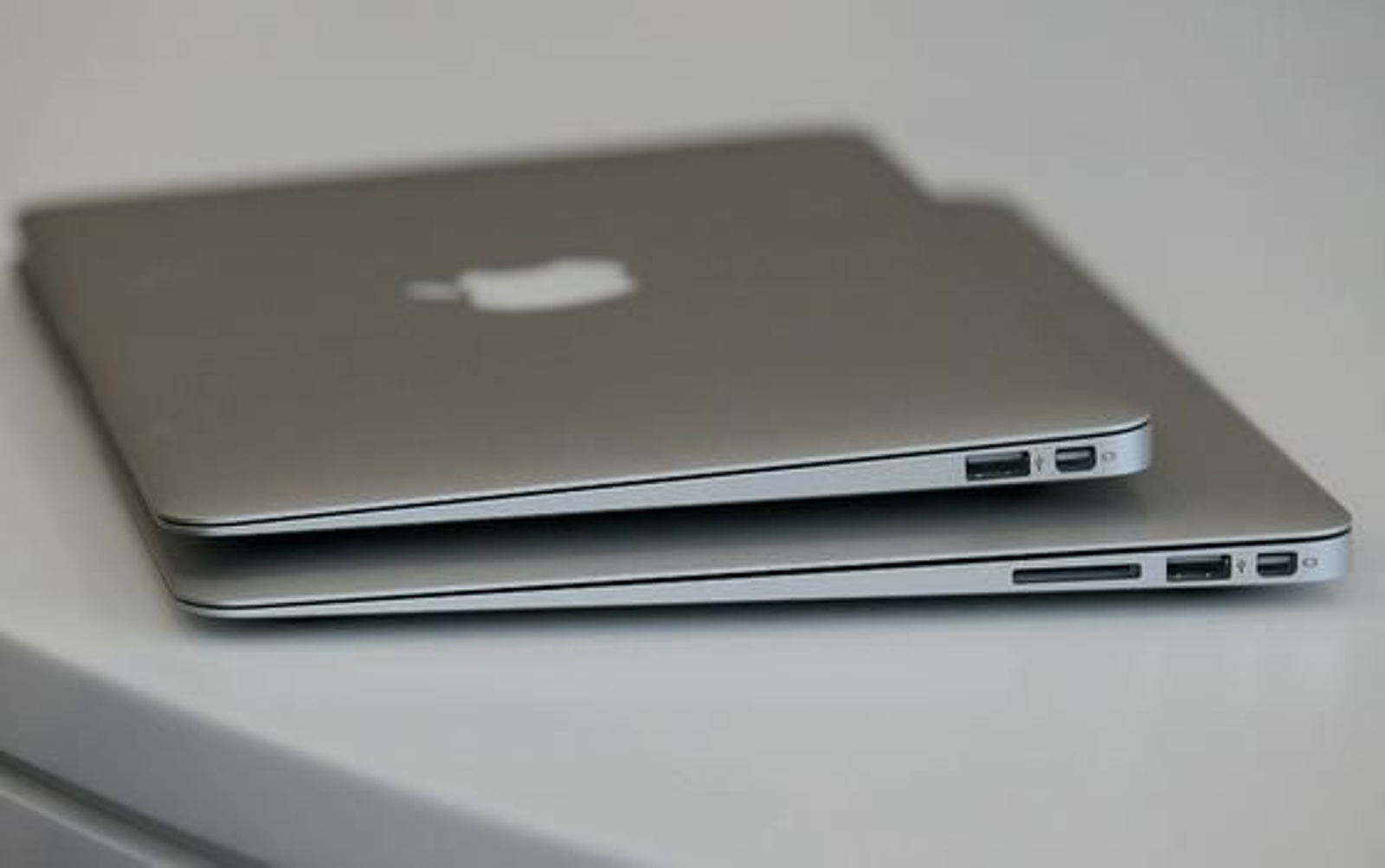 Apple presenta el nuevo modelo del portátil Mac Book Air. / AFP