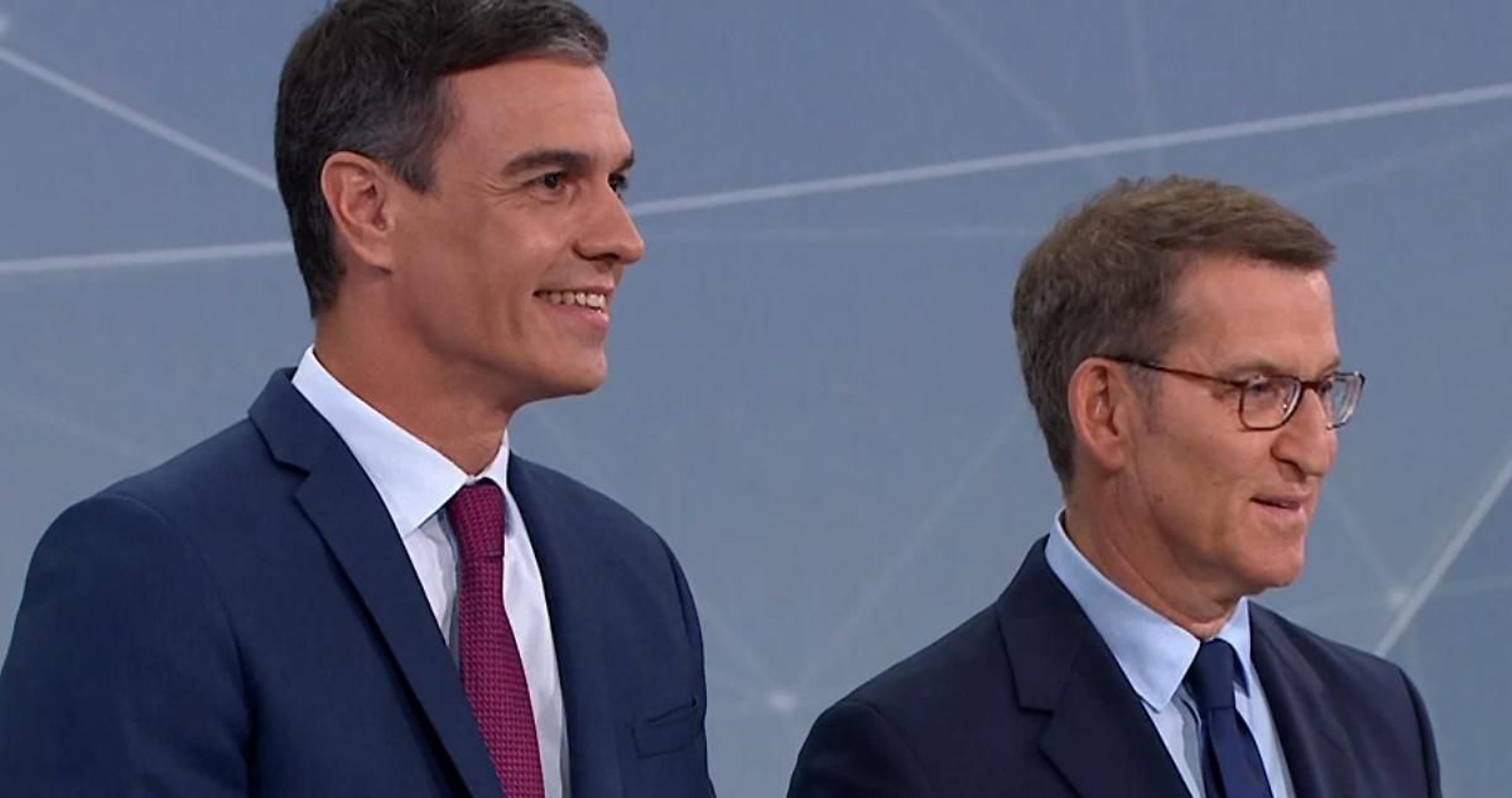 Sánchez y Feijóo, en el plató del debate.