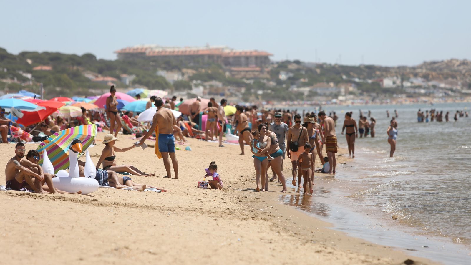 Playa de Mazagón en verano