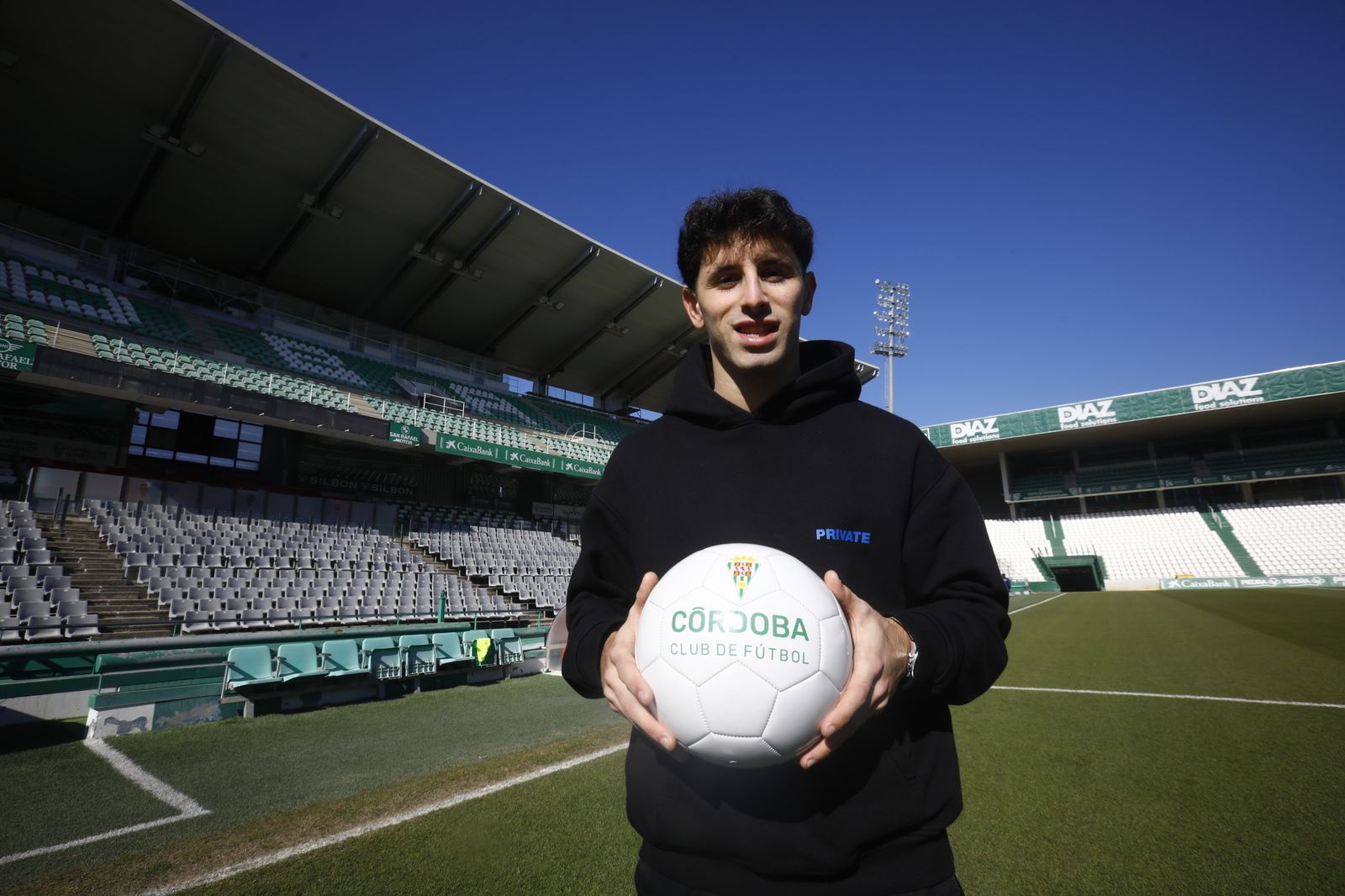La presentación de Marco Camus en el Córdoba CF, en imágenes