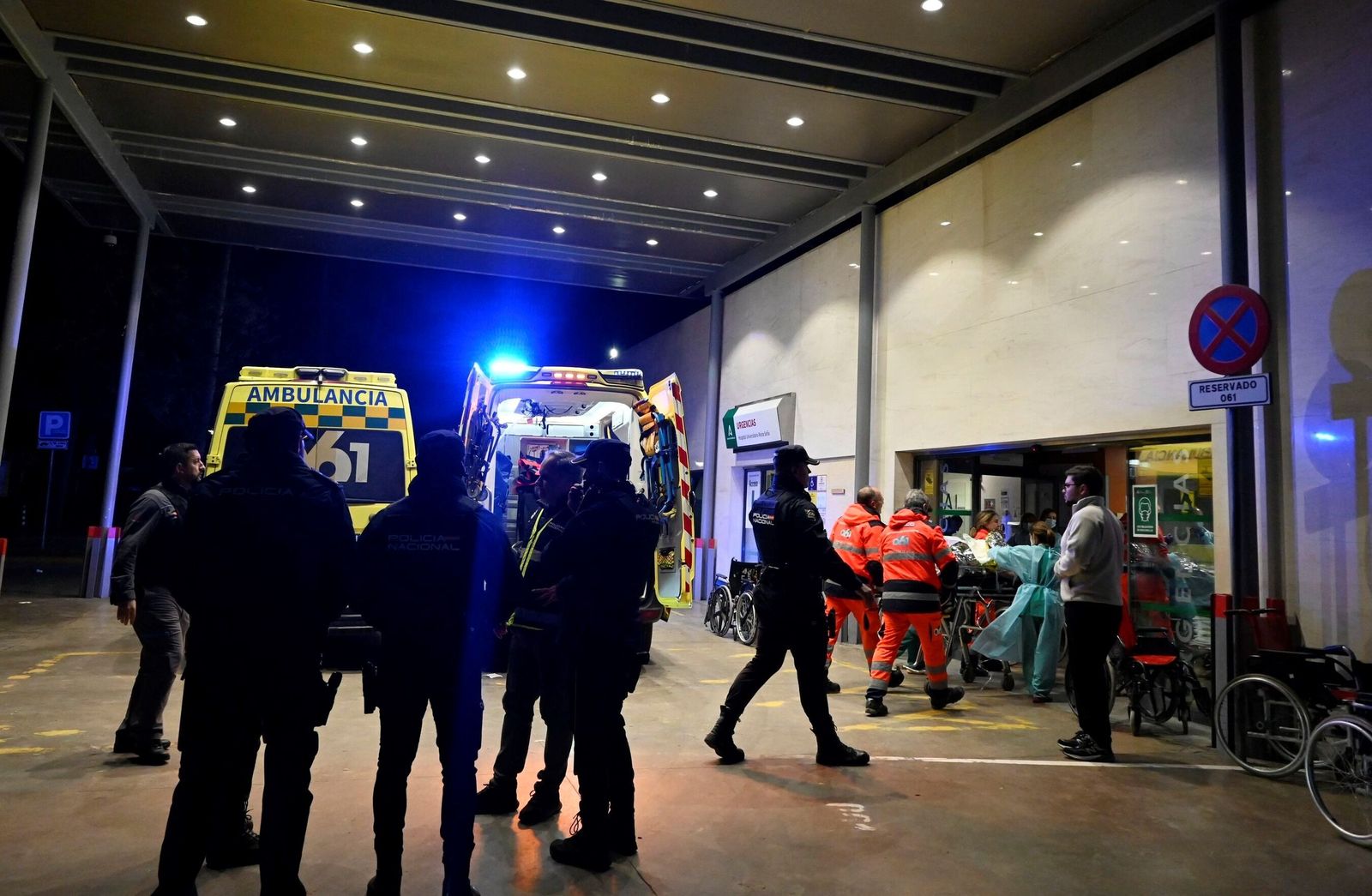 Llegada de los heridos en Adamuz a las Urgencias del Hospital Reina Sofía el día del accidente.
