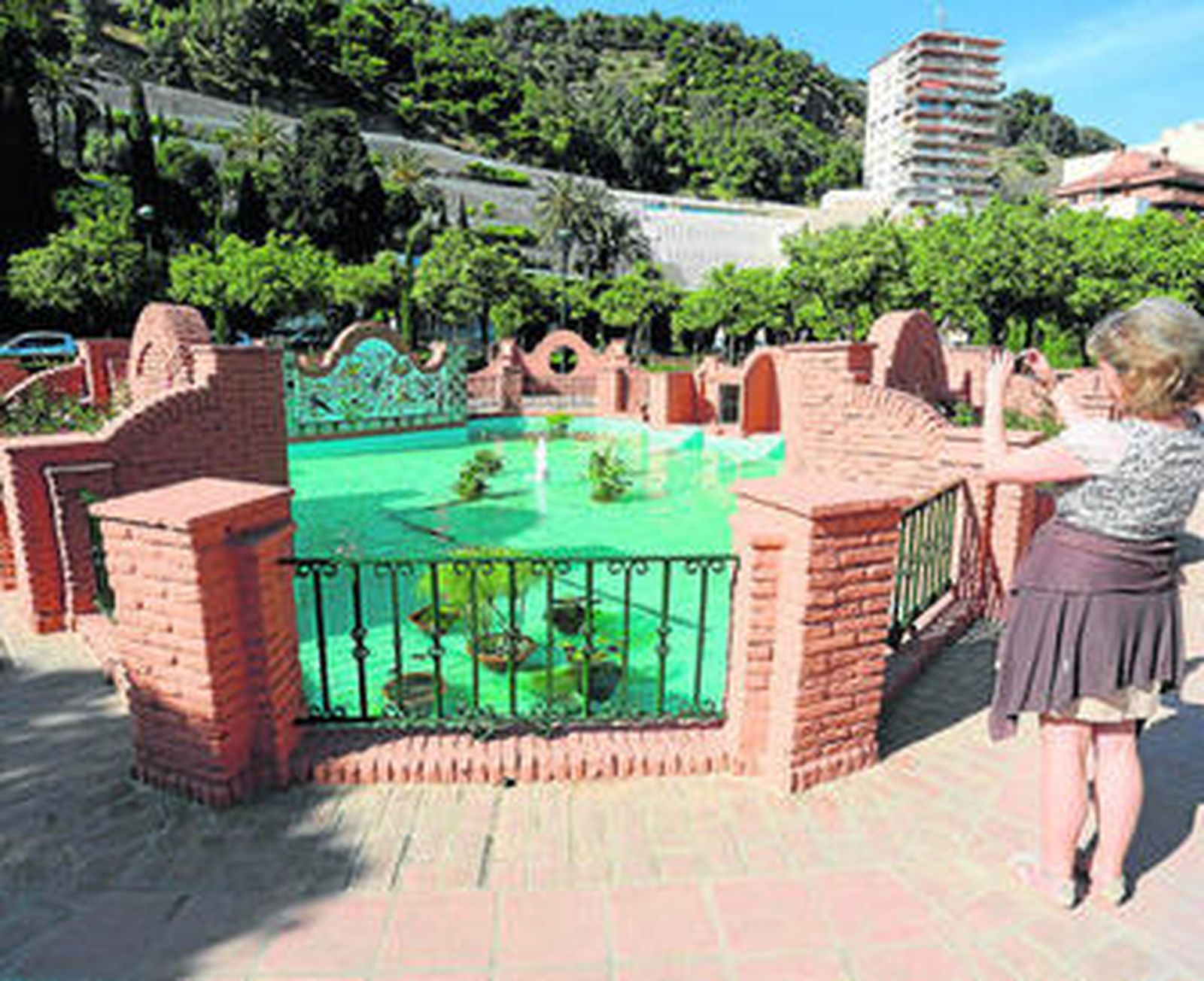 Estanque de los jardines de Pedro Luis Alonso de la capital tras su remodelación.