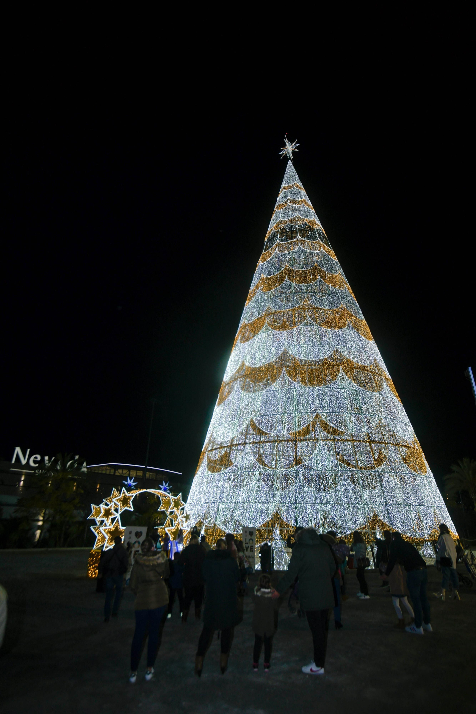 El encendido de la Navidad 2021 en el centro comercial Nevada Shopping, en imágenes