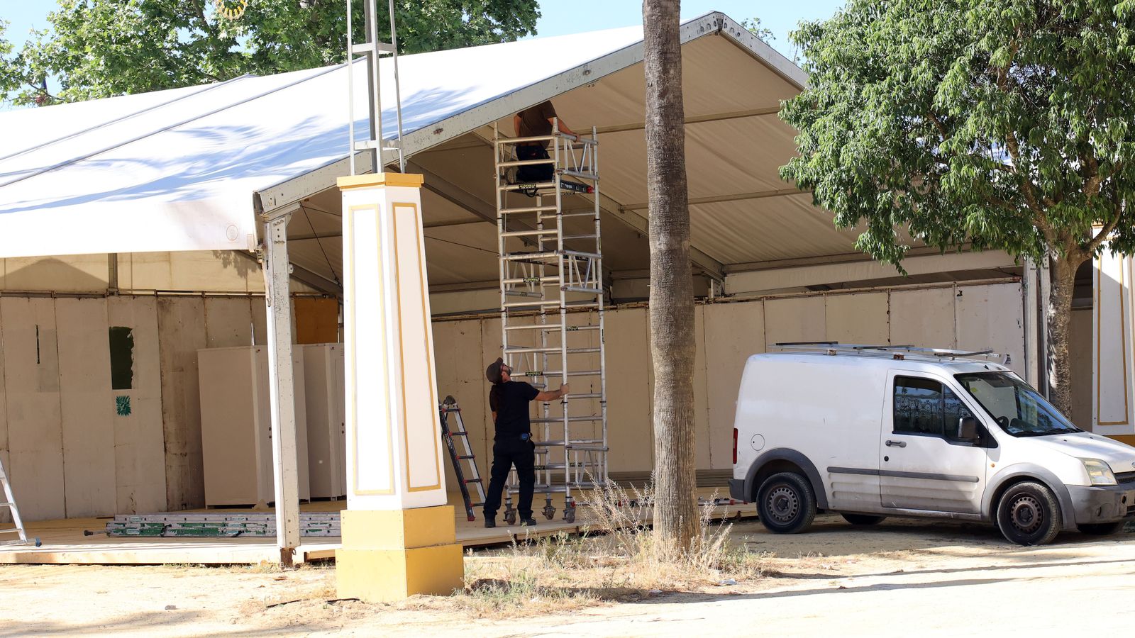 Así marcha el montaje de la Feria del Caballo 2023