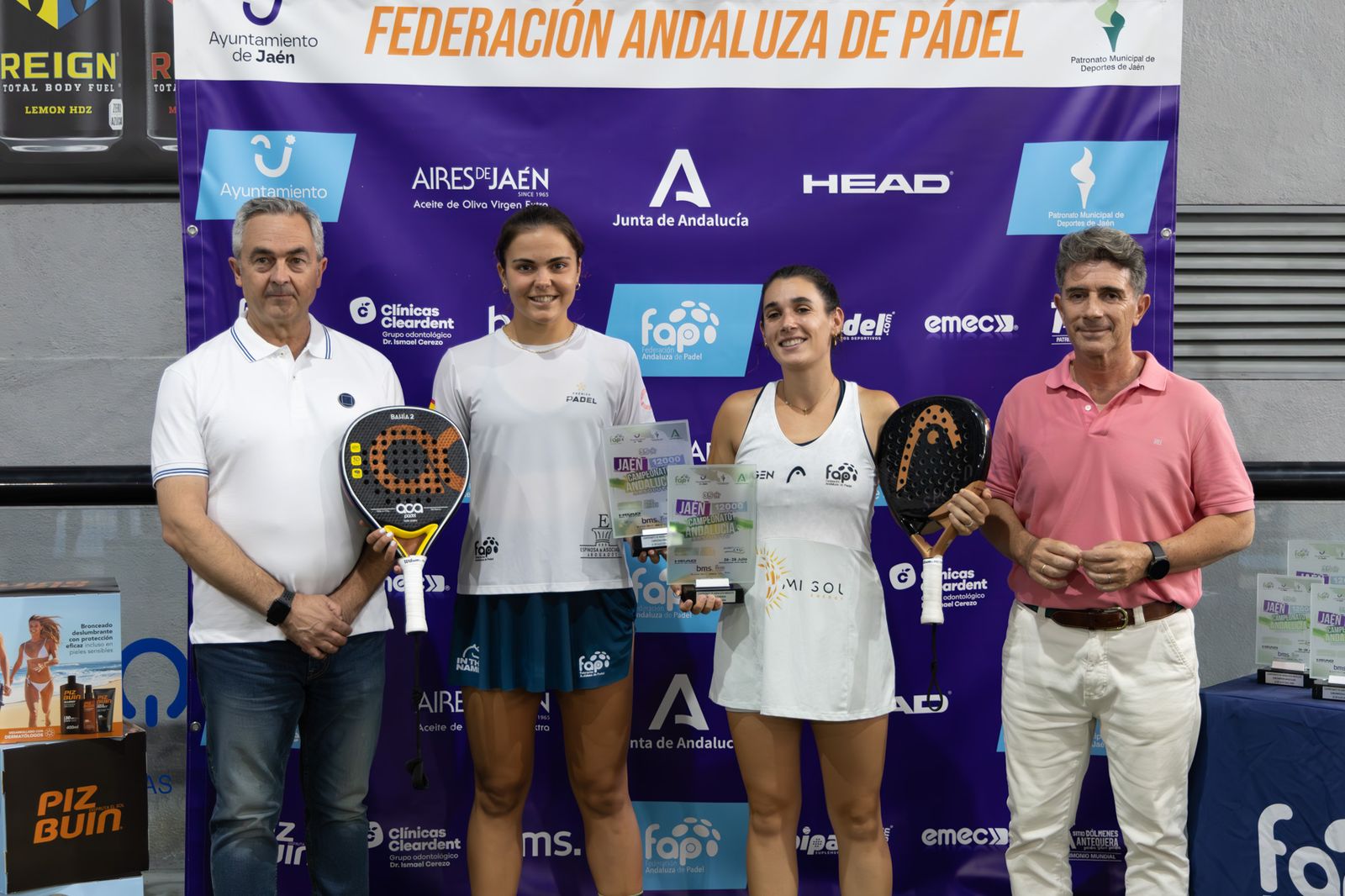 Las finales y la entrega de premios del Campeonato de Andalucía de pádel, en imágenes