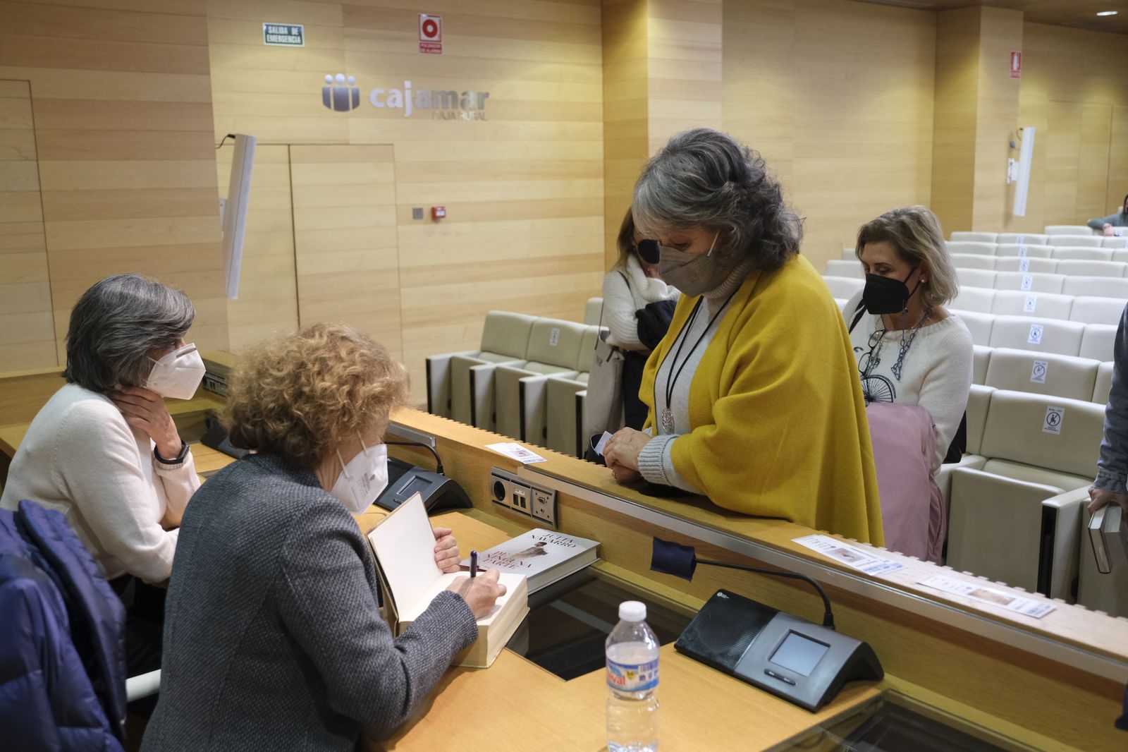 Fotogalería Diario de los Libros, con Julia Navarro. Almería