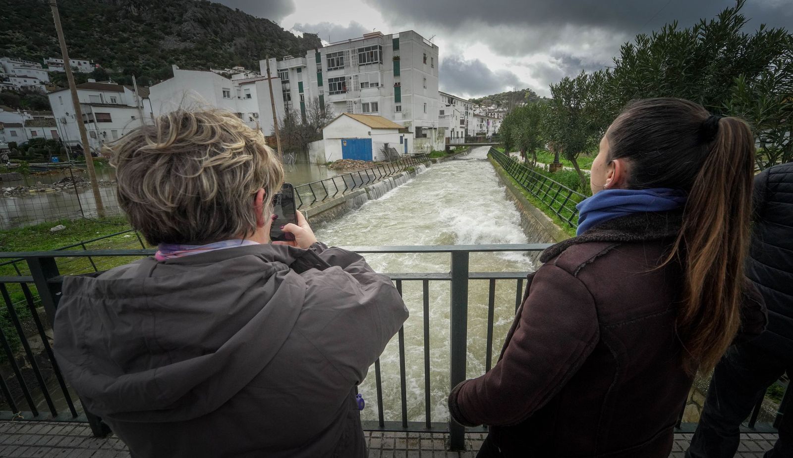 Imágenes de los torrentes de agua por las calles de Ubrique