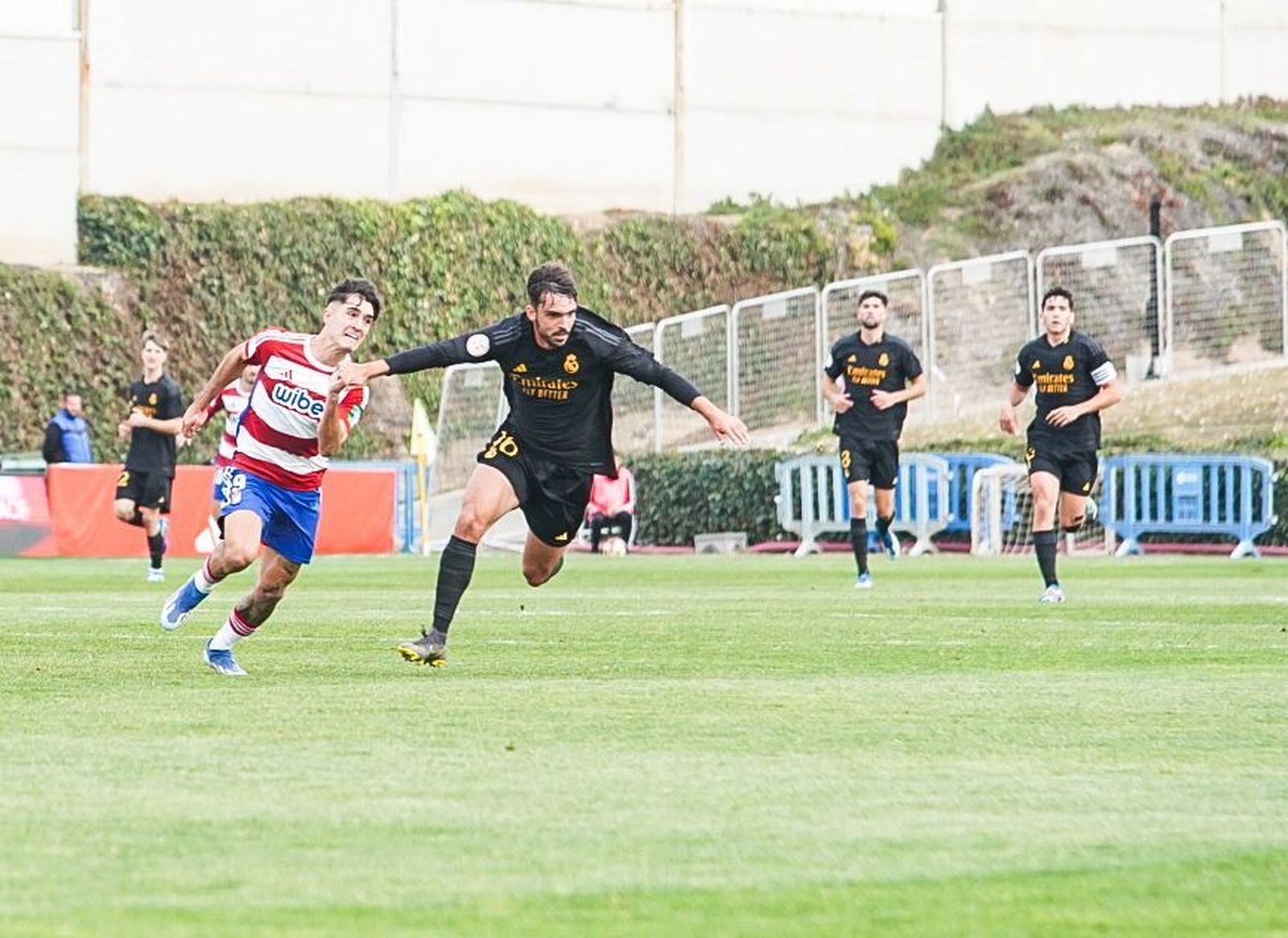 Las imágenes del Recreativo Granada - Real Madrid Castilla