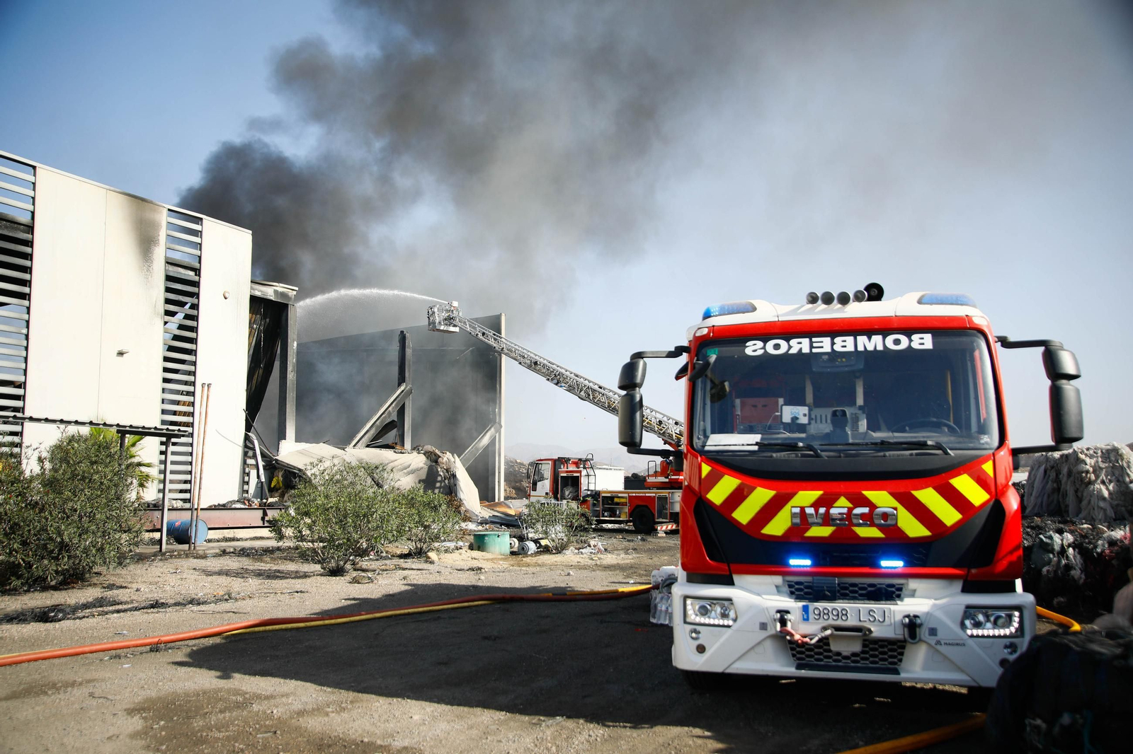Nuevo incendio en la nave de Hintes Oil Europa en el PITA