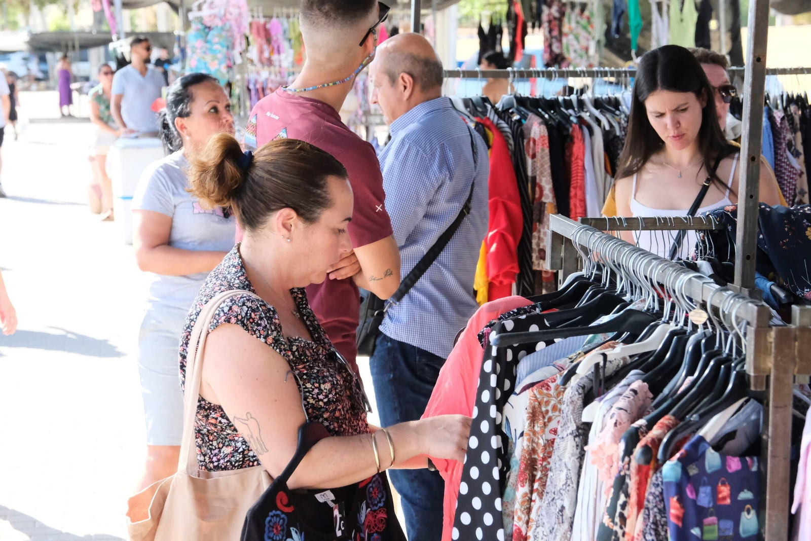 Un paseo en fotografías por el mercadillo de El Arenal un día de agosto Un paseo en fotografías por el mercadillo de El Arenal un día de agosto