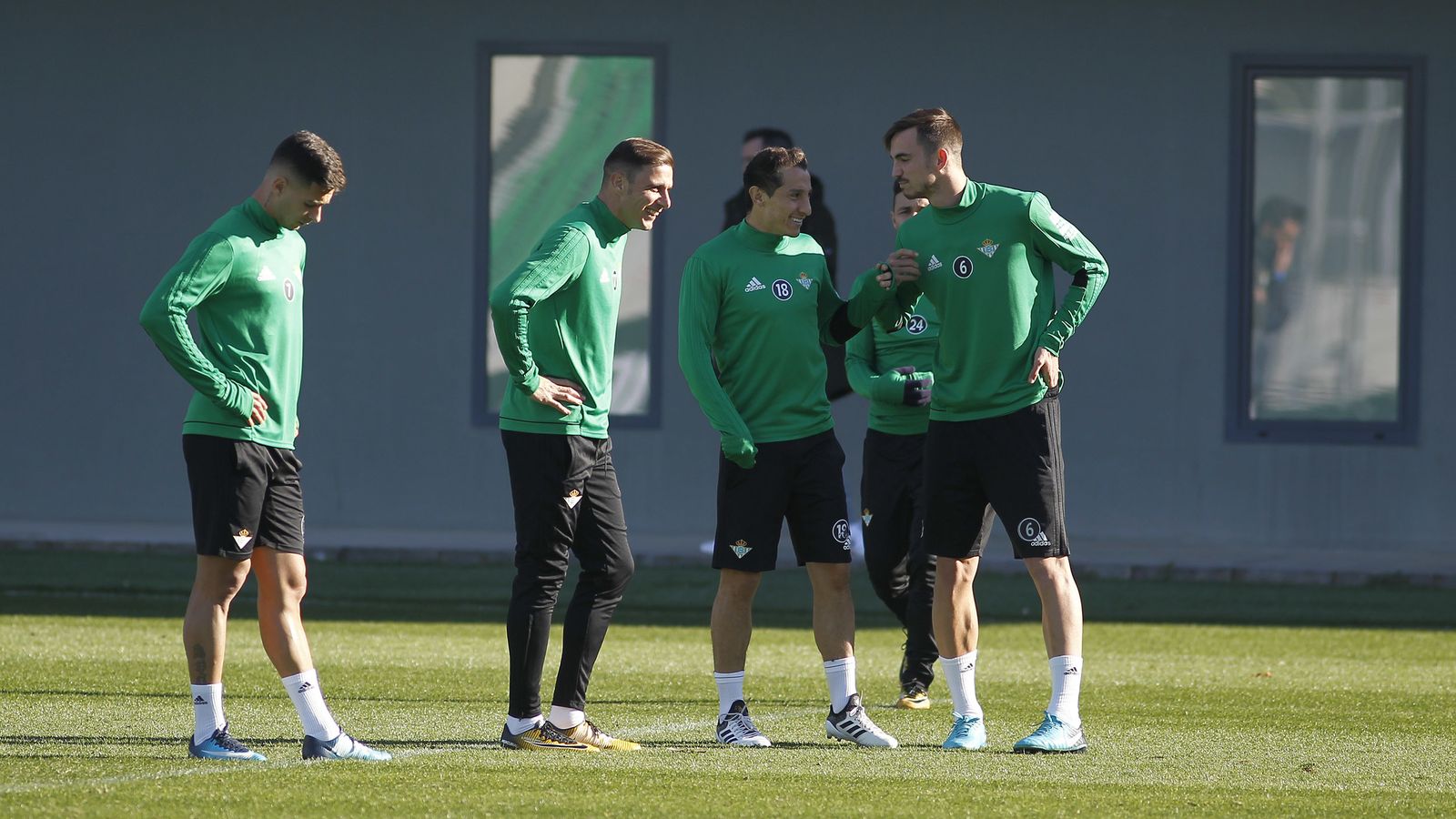 Joaquín, junto a Guardado y Joaquín, en una imagen de archivo.