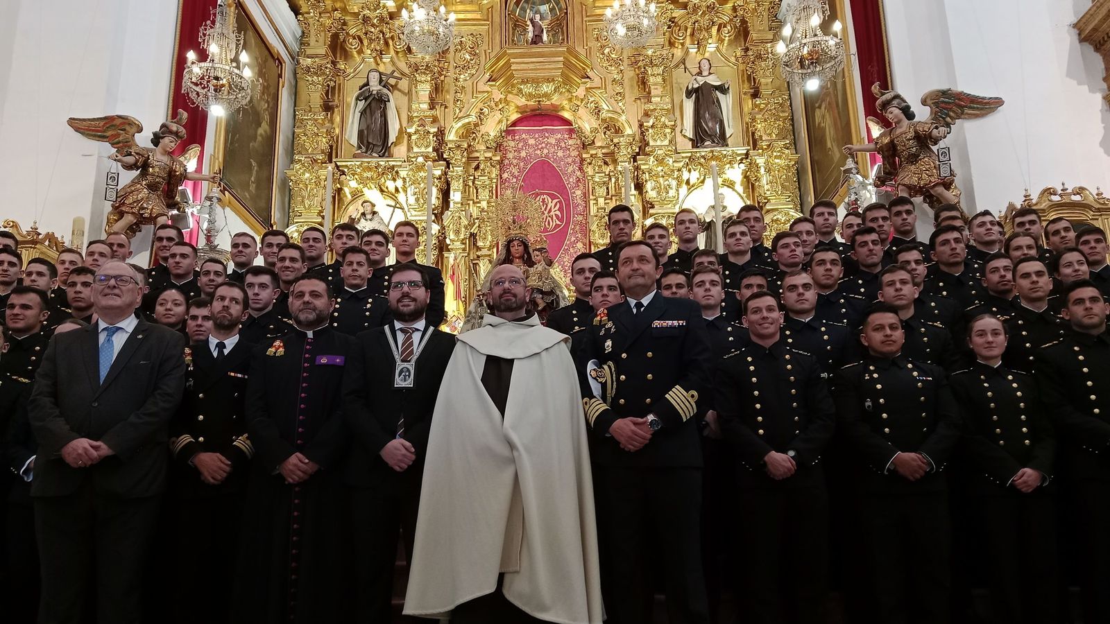 Así ha sido la despedida de los guardiamarinas de la Virgen del Carmen antes de embarcar en el 'Juan Sebastián de Elcano'